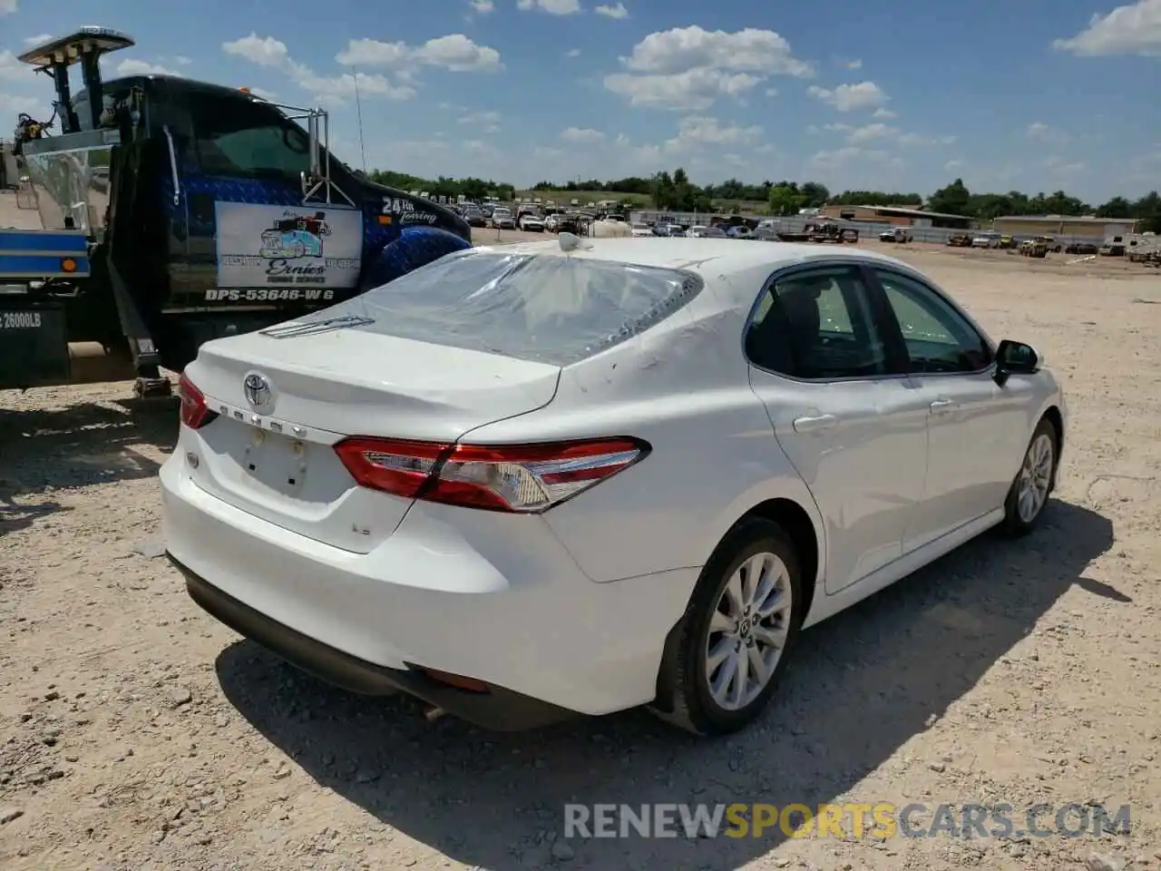 4 Photograph of a damaged car 4T1L11AK2LU874374 TOYOTA CAMRY 2020