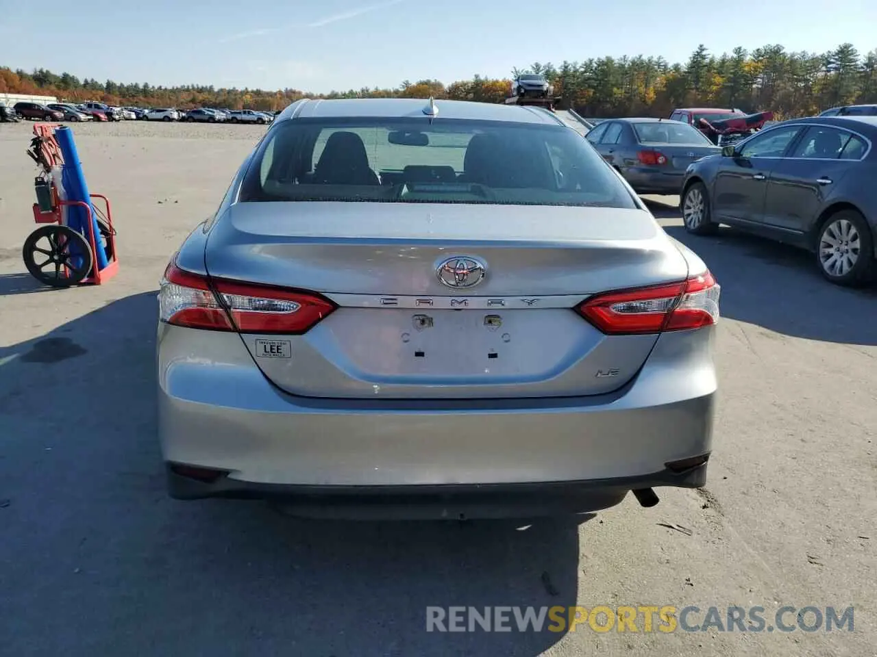 6 Photograph of a damaged car 4T1L11AK2LU917644 TOYOTA CAMRY 2020