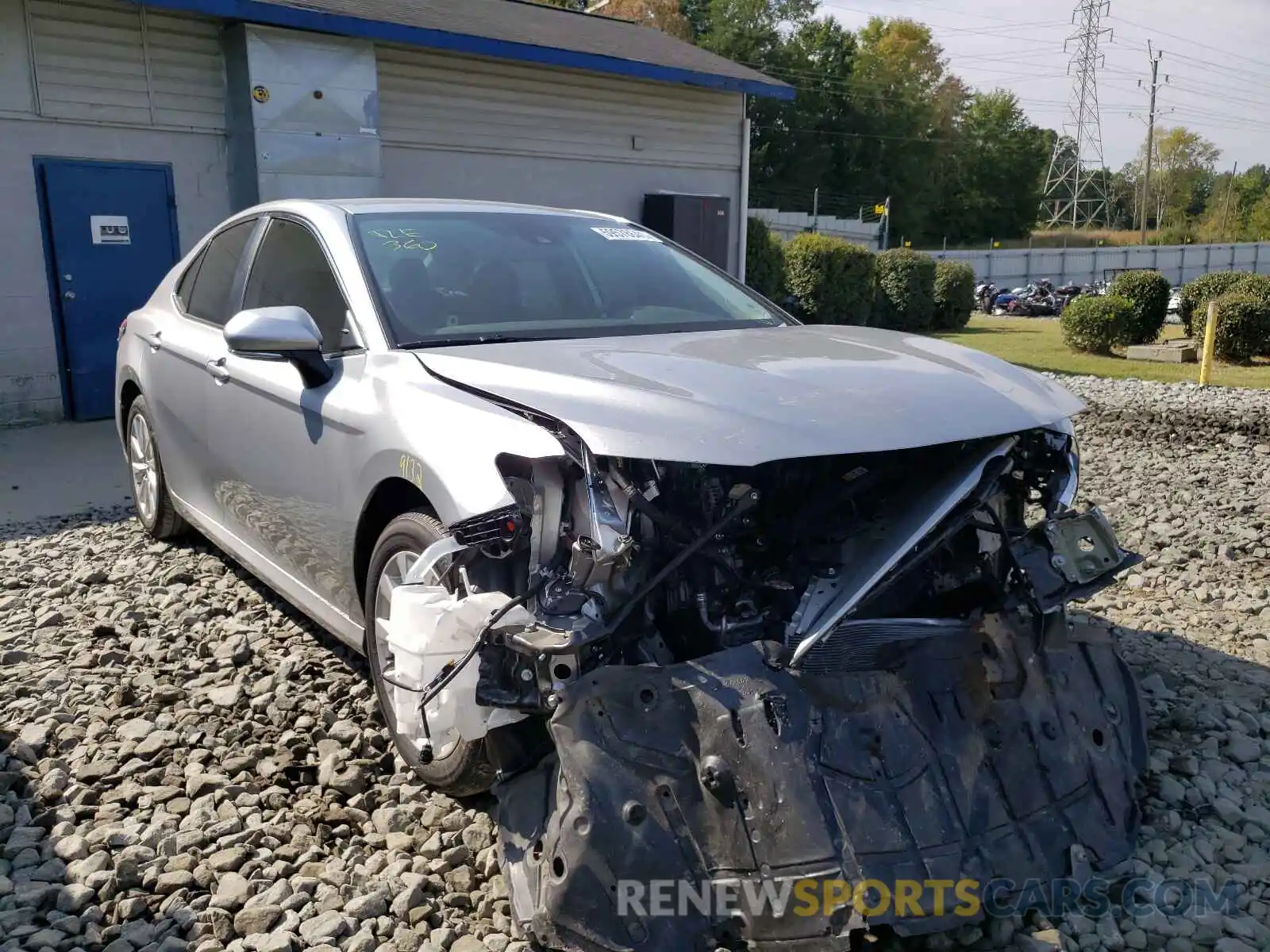 1 Photograph of a damaged car 4T1L11AK2LU945041 TOYOTA CAMRY 2020