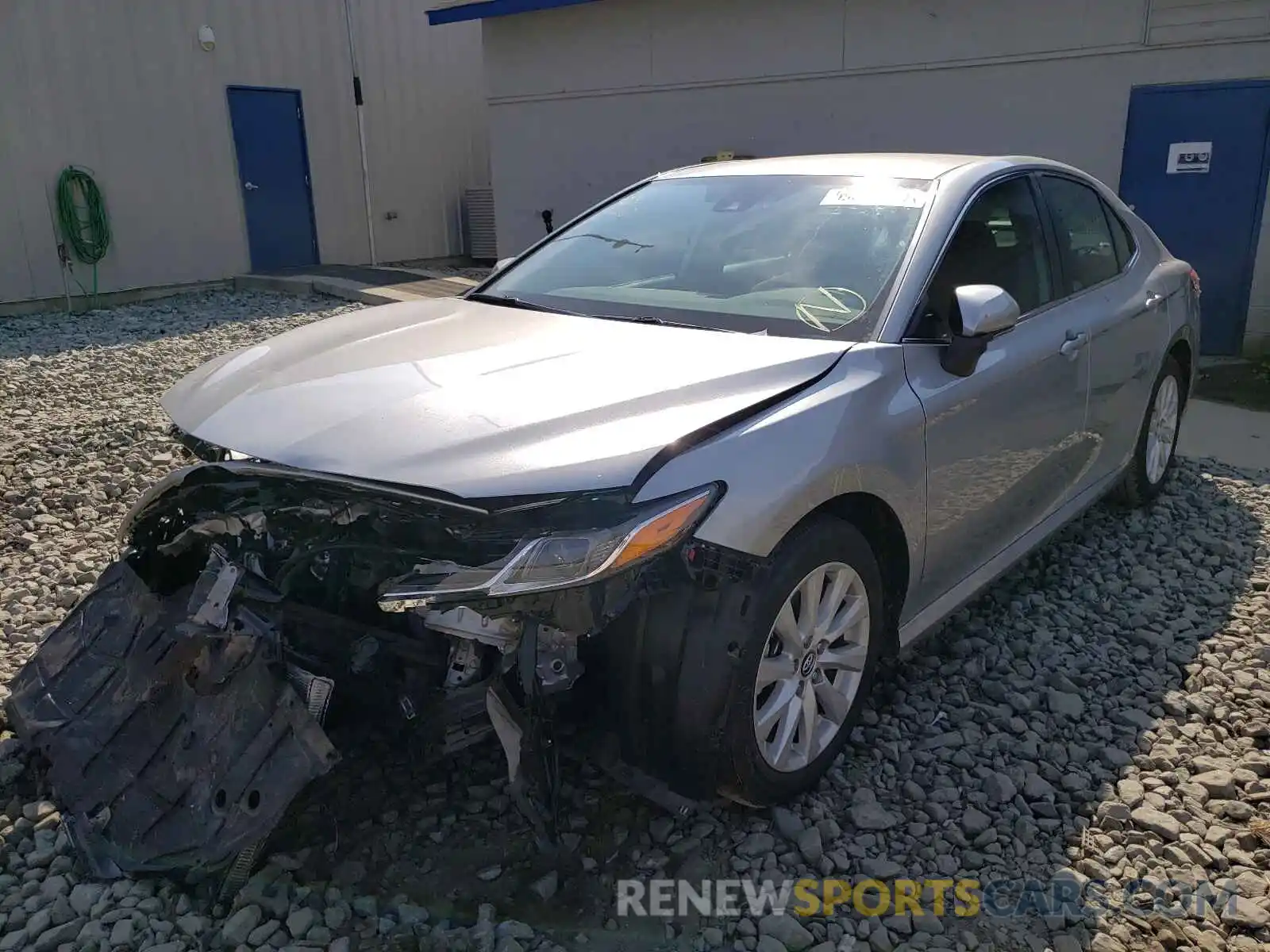 2 Photograph of a damaged car 4T1L11AK2LU945041 TOYOTA CAMRY 2020