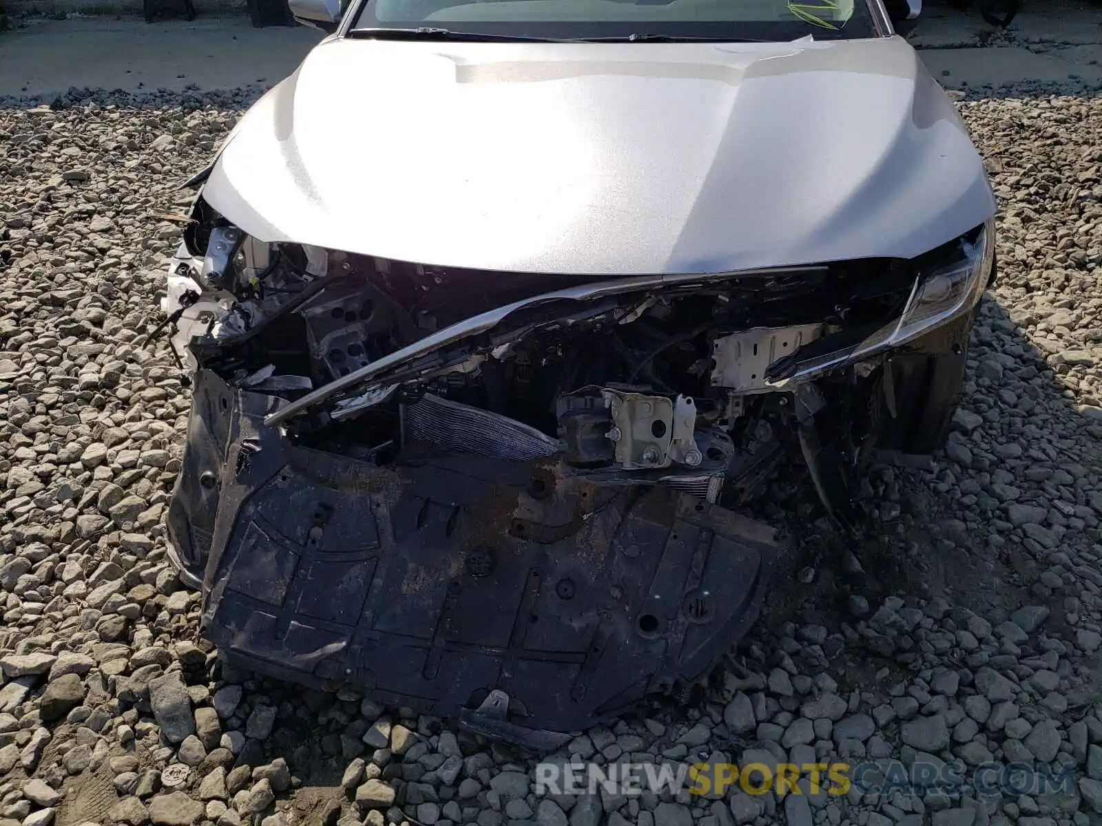 9 Photograph of a damaged car 4T1L11AK2LU945041 TOYOTA CAMRY 2020