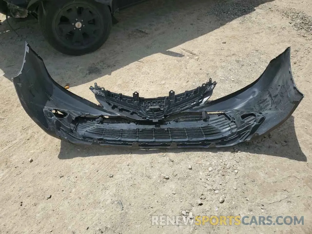 12 Photograph of a damaged car 4T1L11AK3LU301001 TOYOTA CAMRY 2020