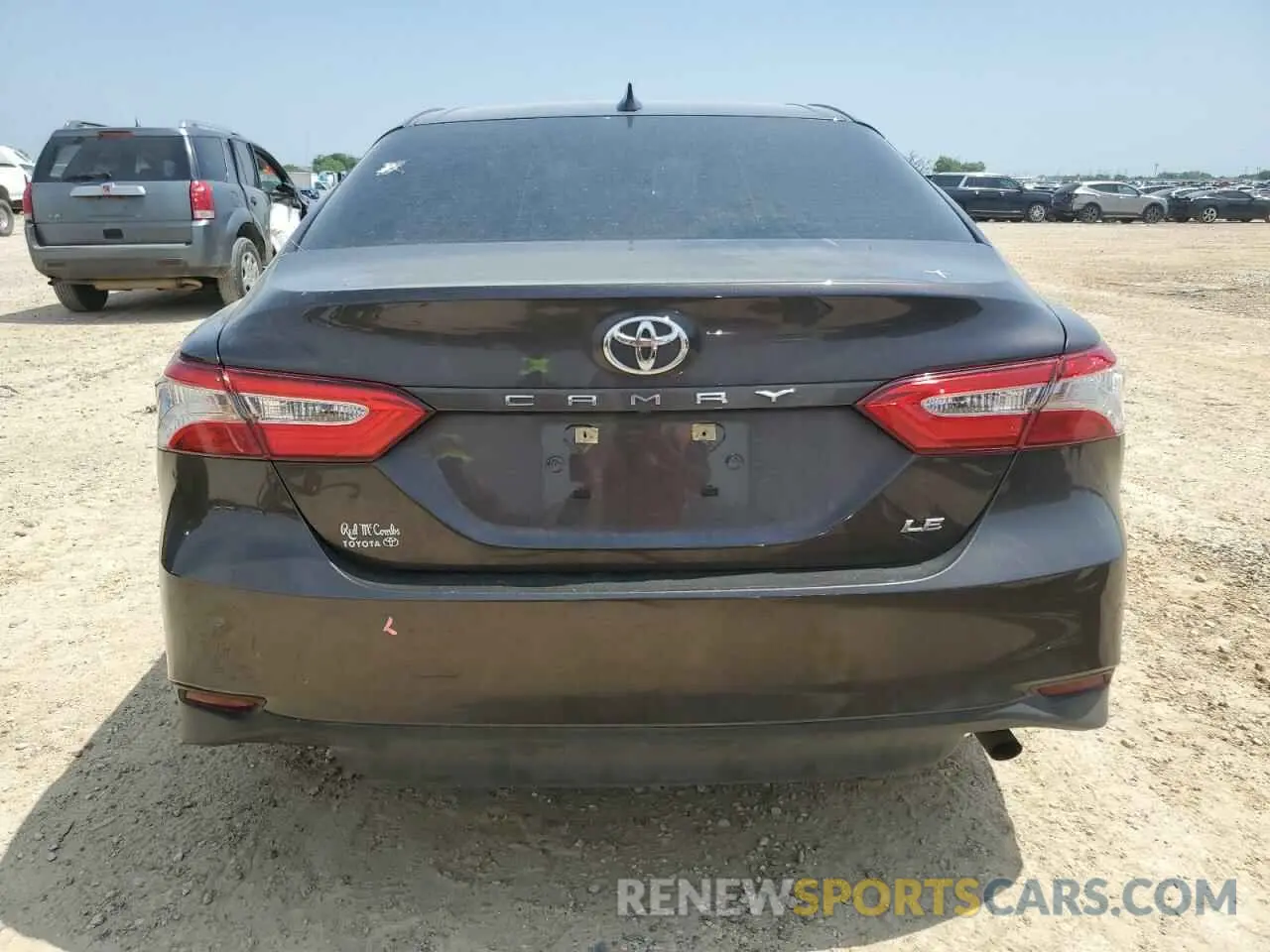 6 Photograph of a damaged car 4T1L11AK3LU301001 TOYOTA CAMRY 2020