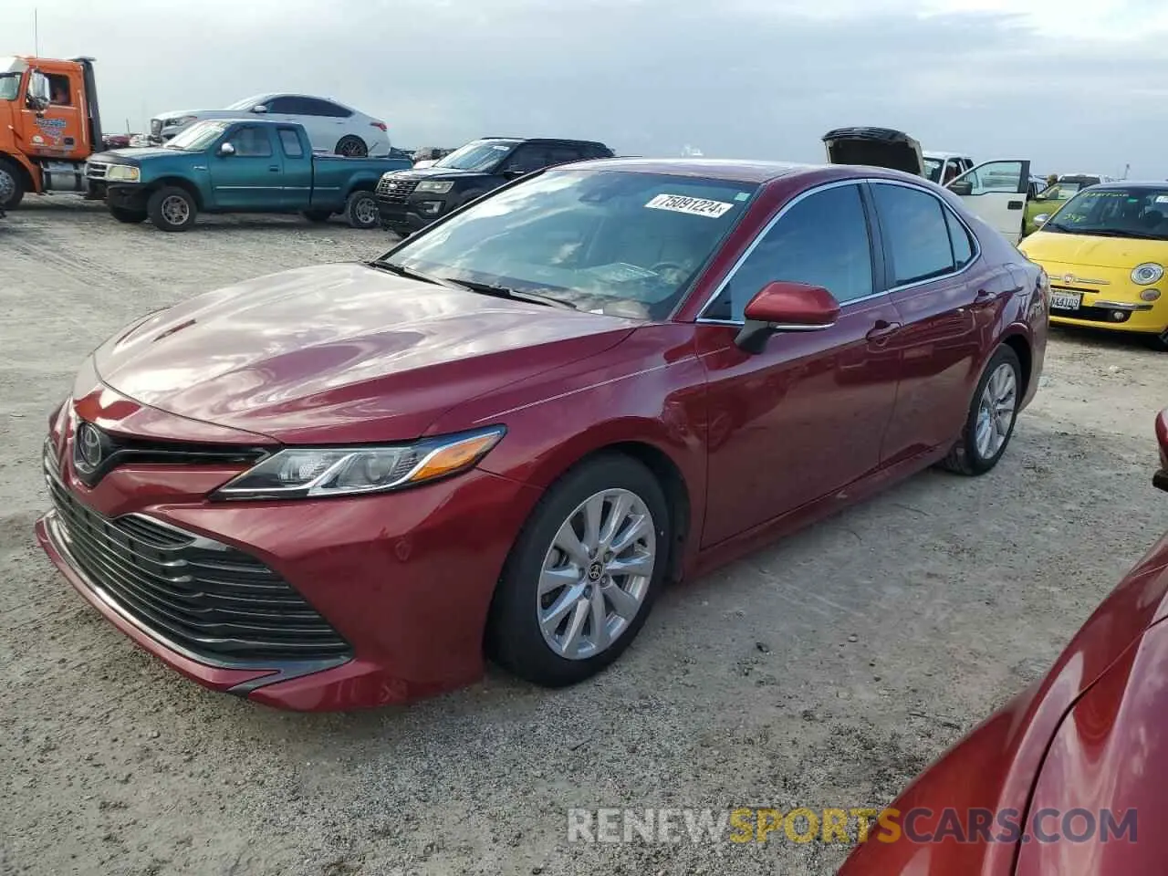 1 Photograph of a damaged car 4T1L11AK3LU357407 TOYOTA CAMRY 2020
