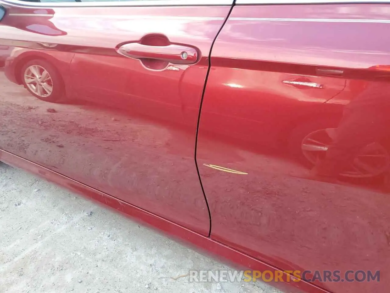 12 Photograph of a damaged car 4T1L11AK3LU357407 TOYOTA CAMRY 2020
