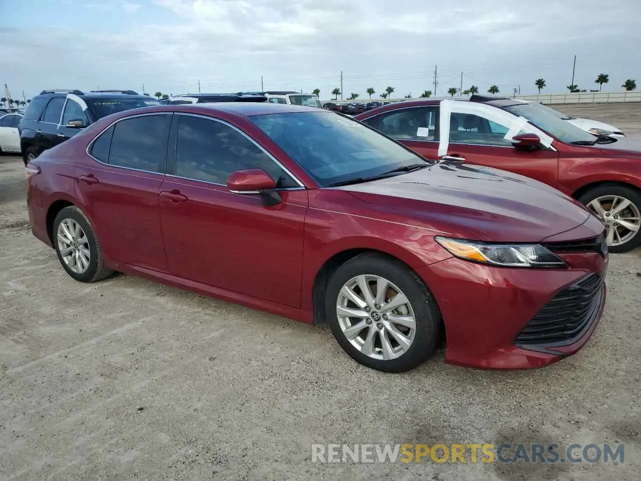 4 Photograph of a damaged car 4T1L11AK3LU357407 TOYOTA CAMRY 2020