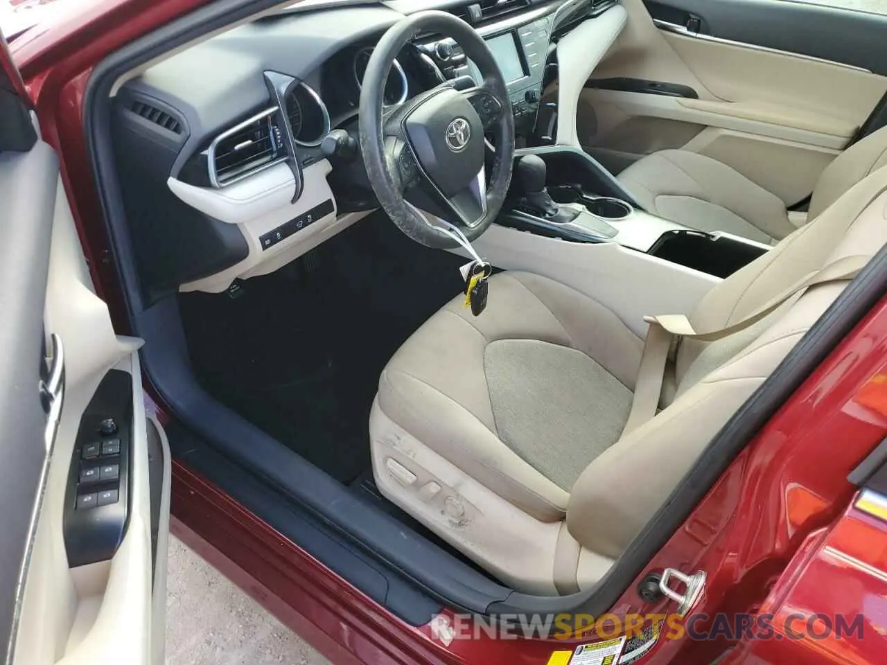 8 Photograph of a damaged car 4T1L11AK3LU357407 TOYOTA CAMRY 2020
