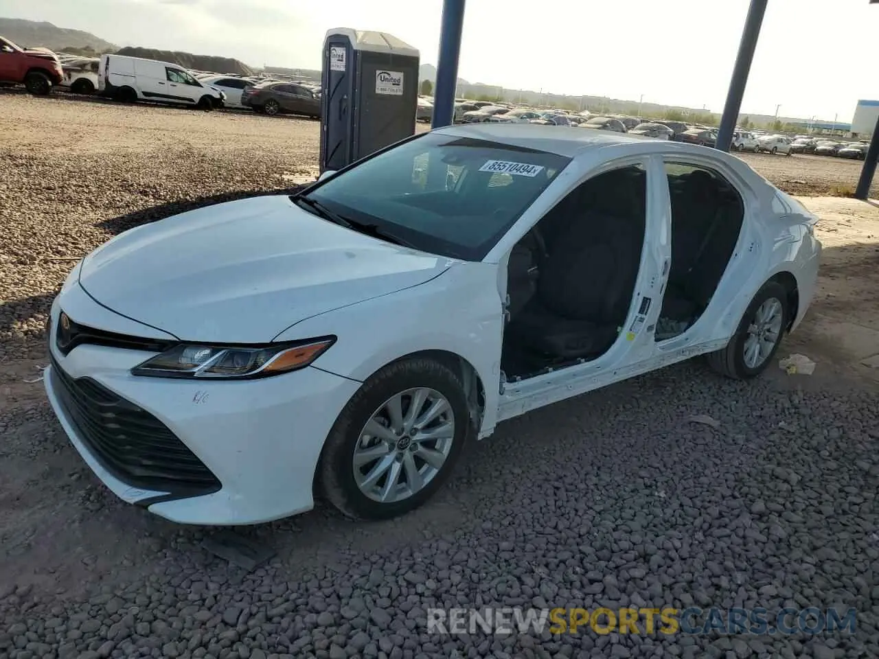 1 Photograph of a damaged car 4T1L11AK3LU862251 TOYOTA CAMRY 2020
