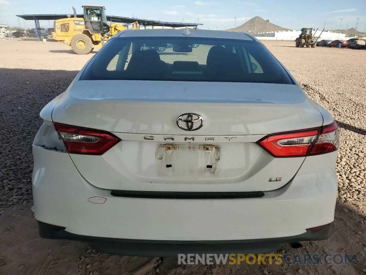 6 Photograph of a damaged car 4T1L11AK3LU862251 TOYOTA CAMRY 2020
