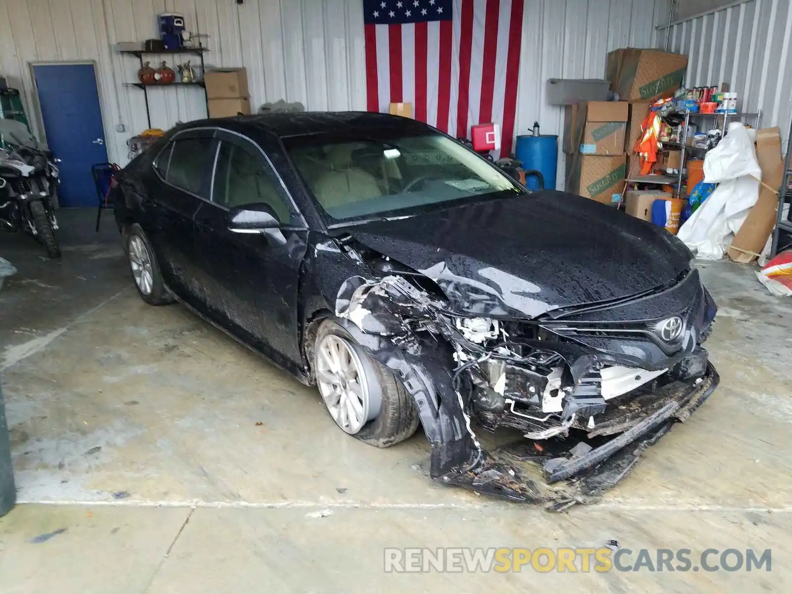 1 Photograph of a damaged car 4T1L11AK3LU952998 TOYOTA CAMRY 2020