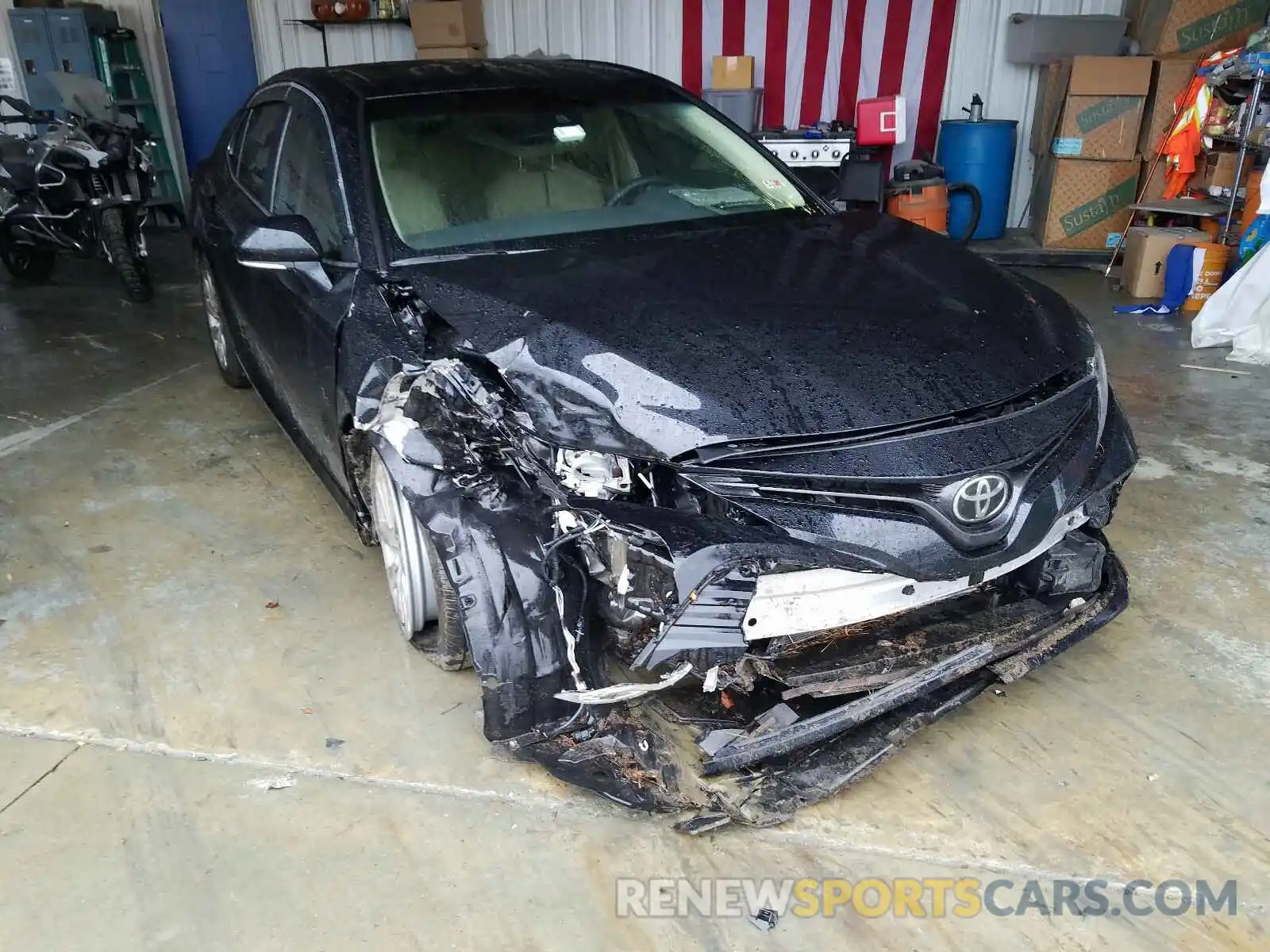 9 Photograph of a damaged car 4T1L11AK3LU952998 TOYOTA CAMRY 2020