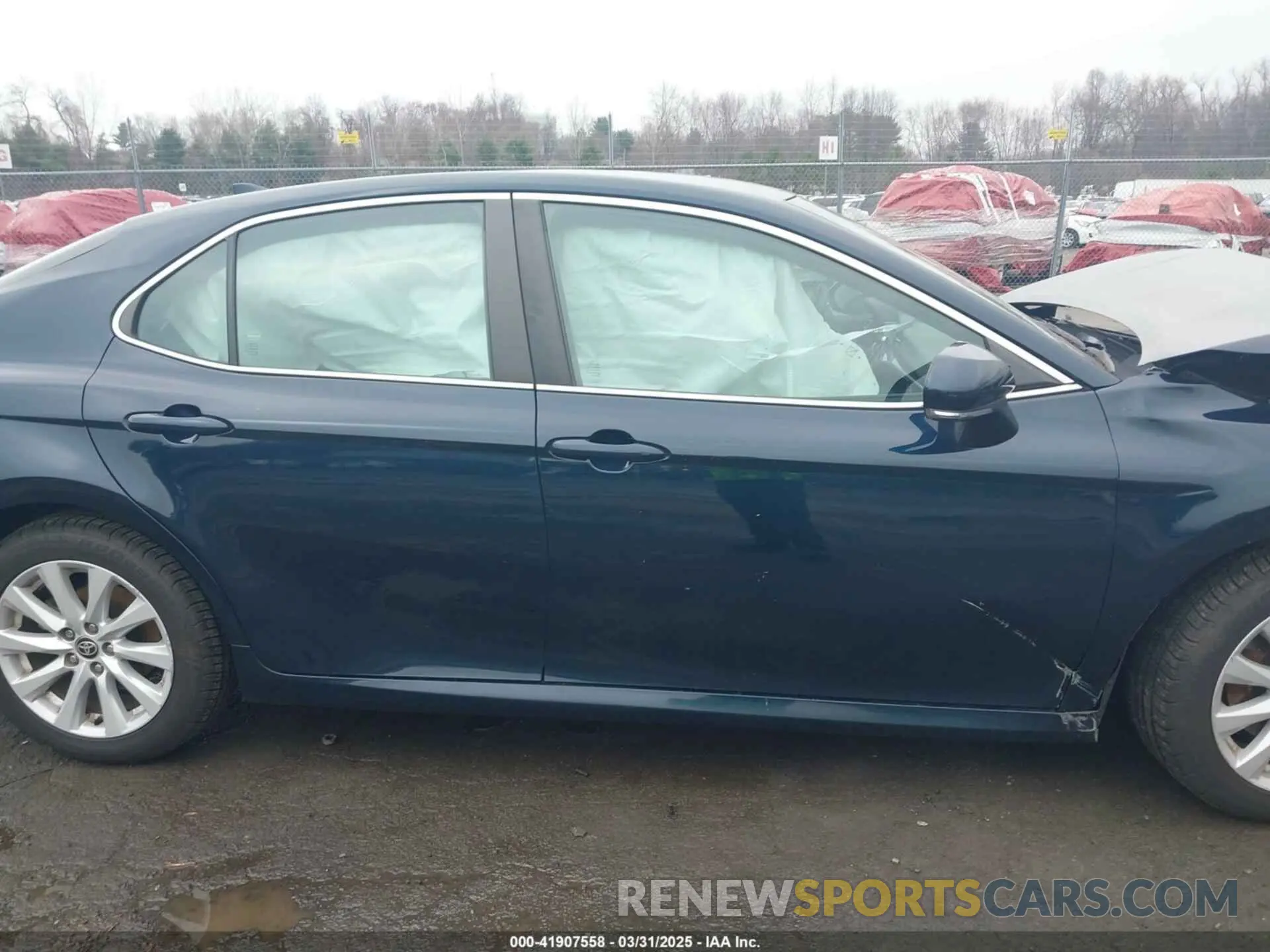 14 Photograph of a damaged car 4T1L11AK3LU977805 TOYOTA CAMRY 2020