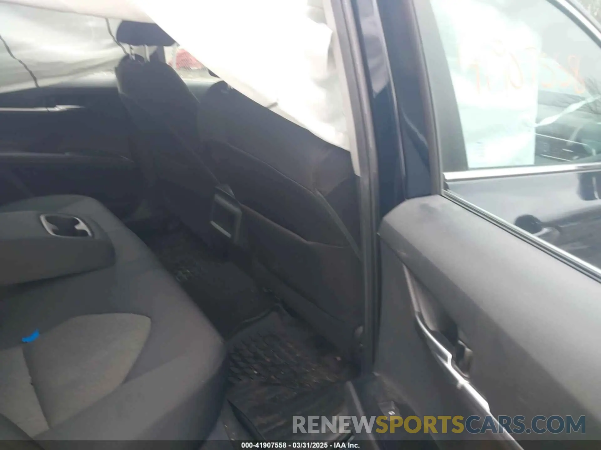 8 Photograph of a damaged car 4T1L11AK3LU977805 TOYOTA CAMRY 2020