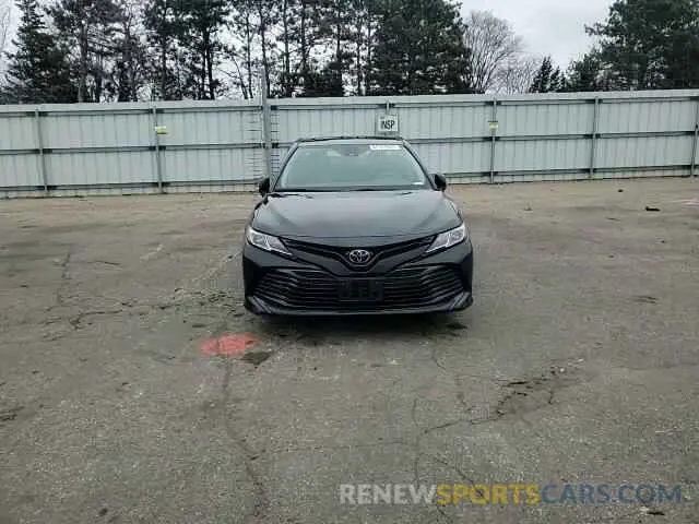 11 Photograph of a damaged car 4T1L11AK3LU994037 TOYOTA CAMRY 2020