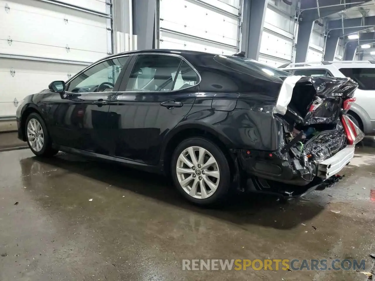 2 Photograph of a damaged car 4T1L11AK3LU994037 TOYOTA CAMRY 2020