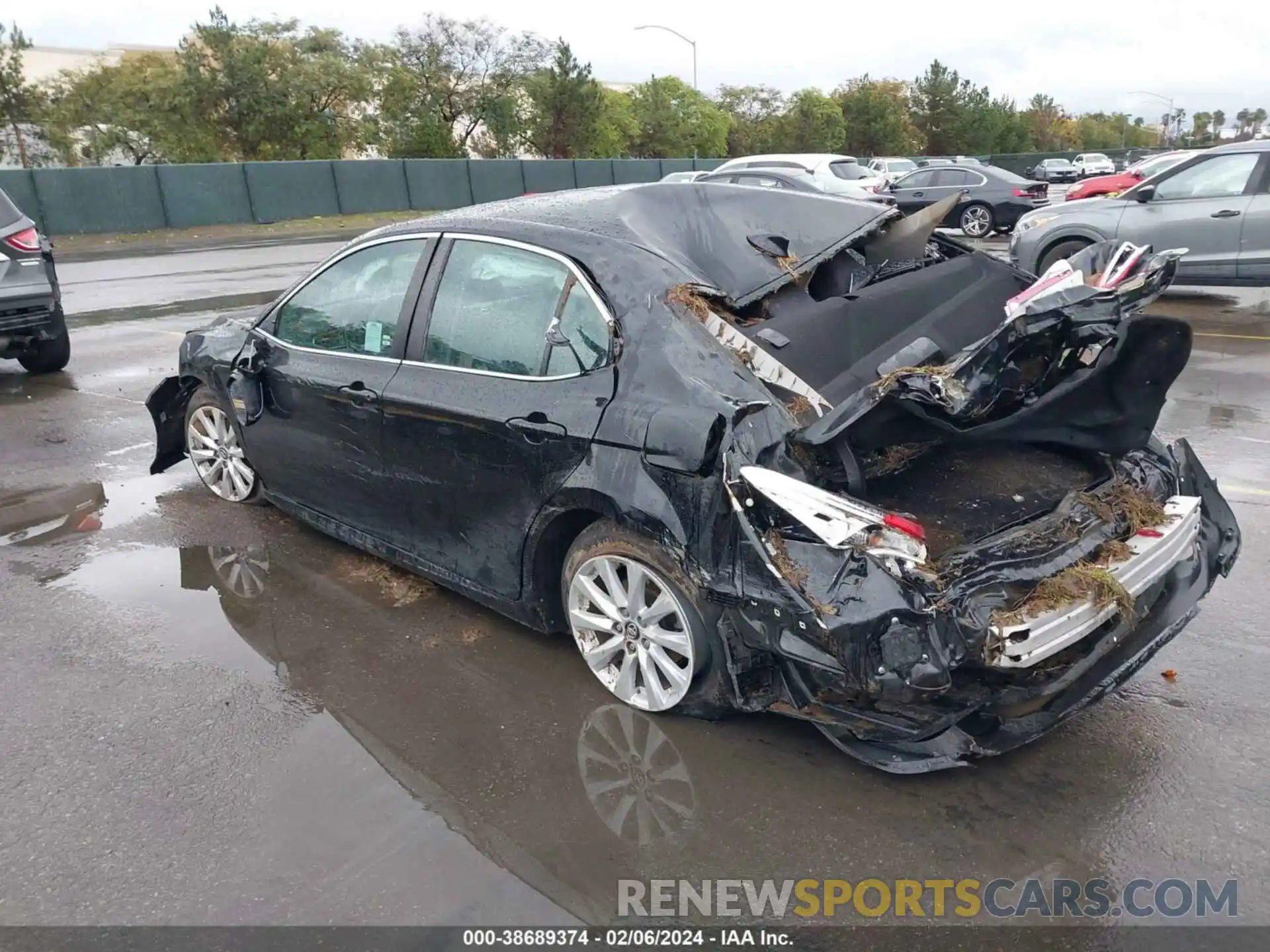 3 Photograph of a damaged car 4T1L11AK4LU351907 TOYOTA CAMRY 2020