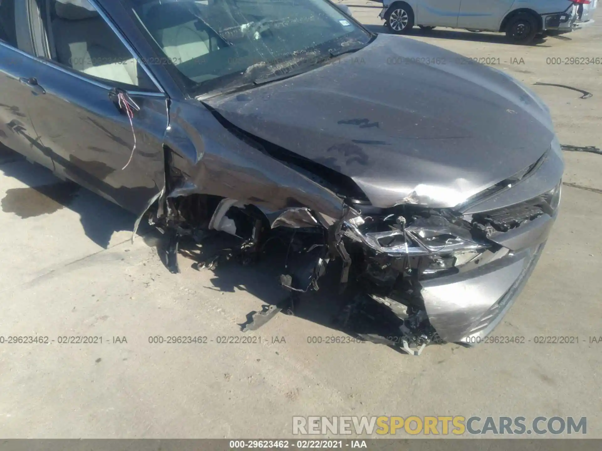 6 Photograph of a damaged car 4T1L11AK4LU389377 TOYOTA CAMRY 2020