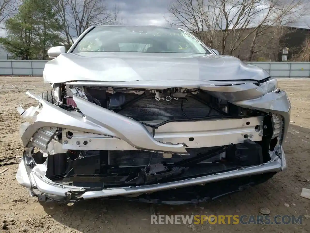 9 Photograph of a damaged car 4T1L11AK4LU899700 TOYOTA CAMRY 2020