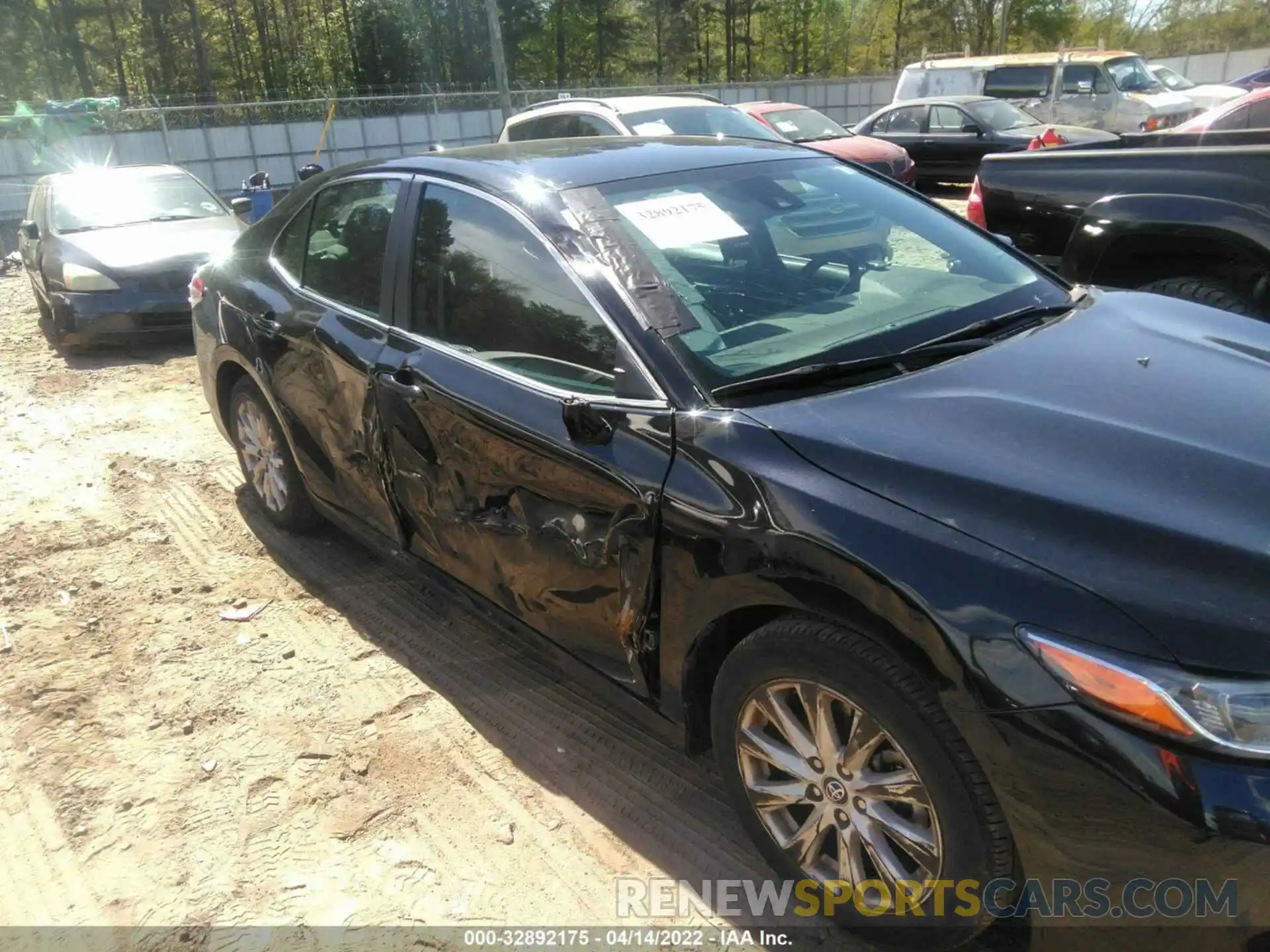 6 Photograph of a damaged car 4T1L11AK4LU904829 TOYOTA CAMRY 2020