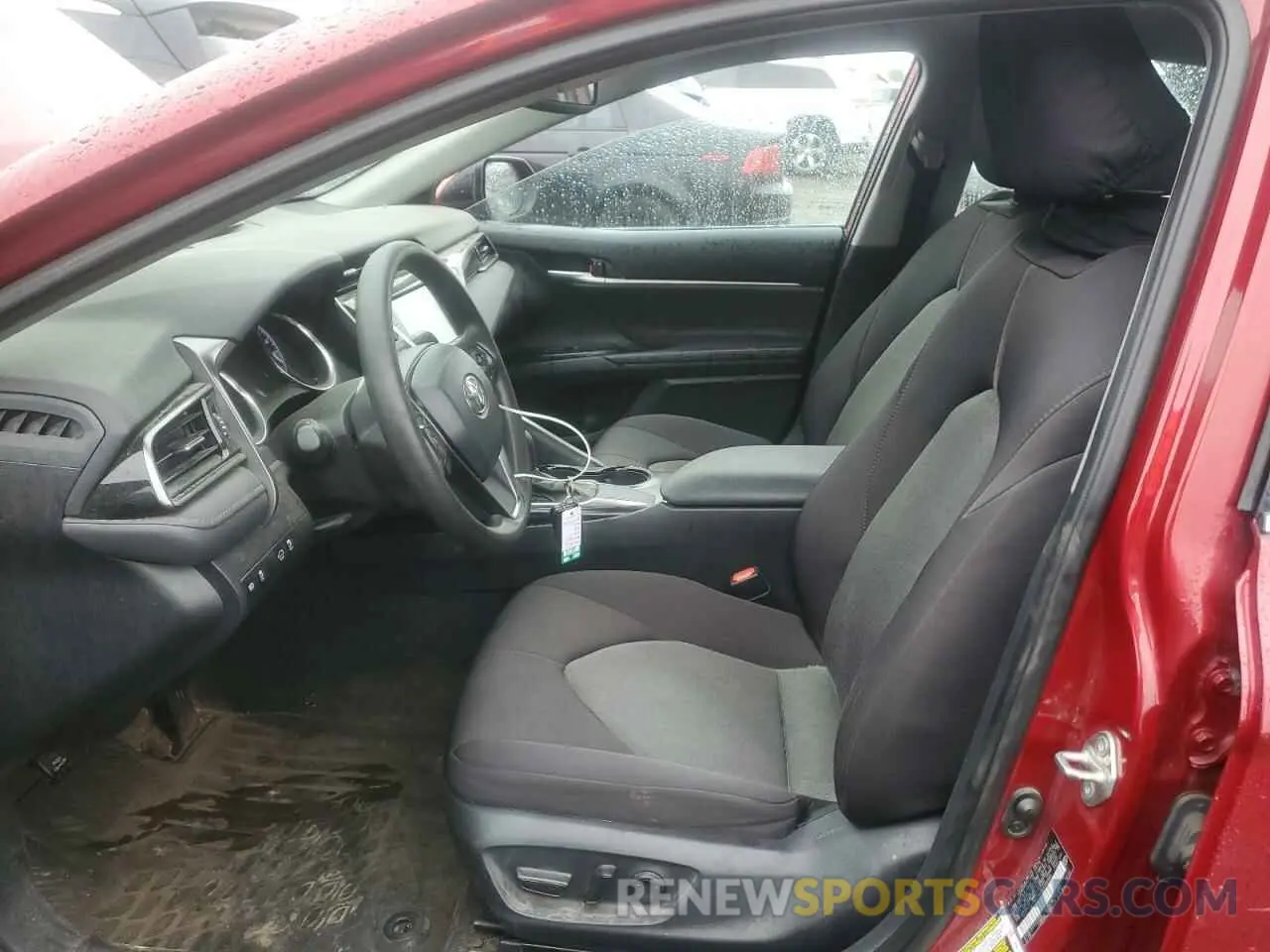7 Photograph of a damaged car 4T1L11AK5LU306989 TOYOTA CAMRY 2020