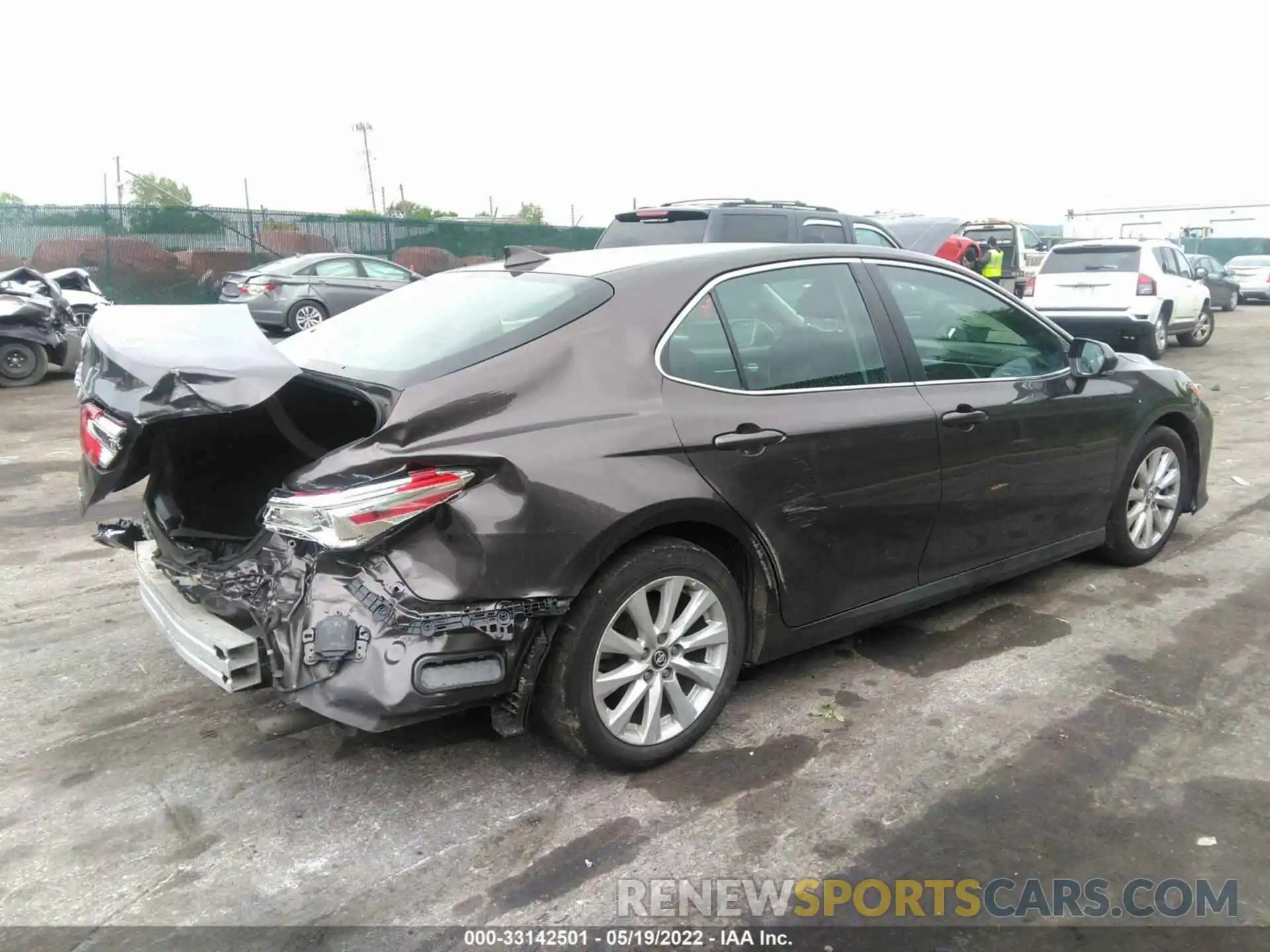 4 Photograph of a damaged car 4T1L11AK5LU870478 TOYOTA CAMRY 2020