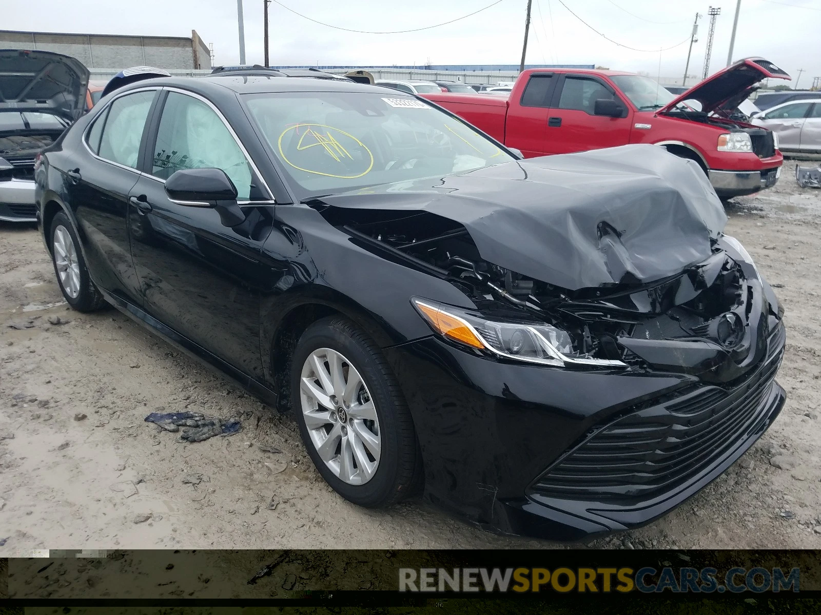 1 Photograph of a damaged car 4T1L11AK5LU981404 TOYOTA CAMRY 2020