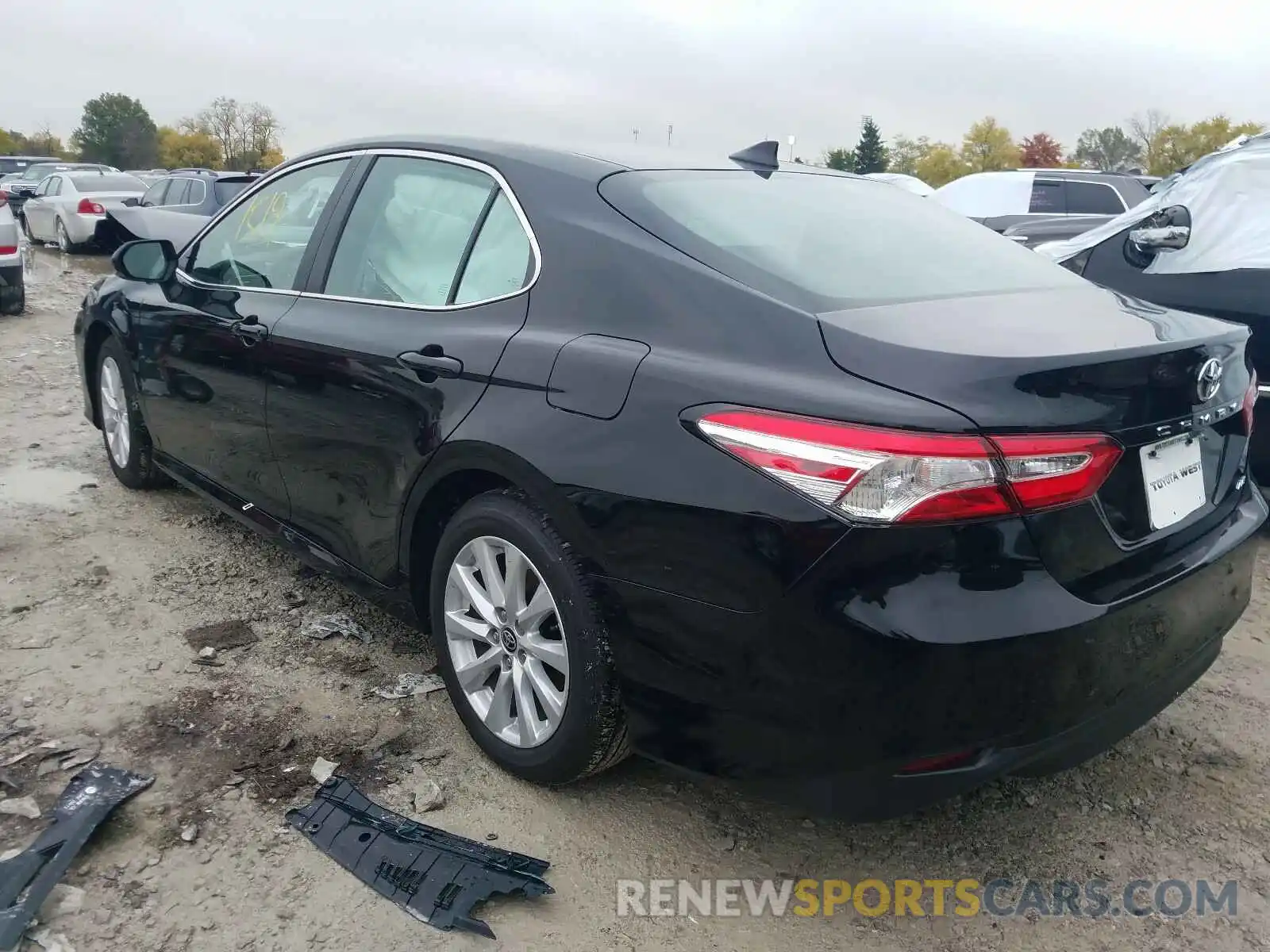 3 Photograph of a damaged car 4T1L11AK5LU981404 TOYOTA CAMRY 2020