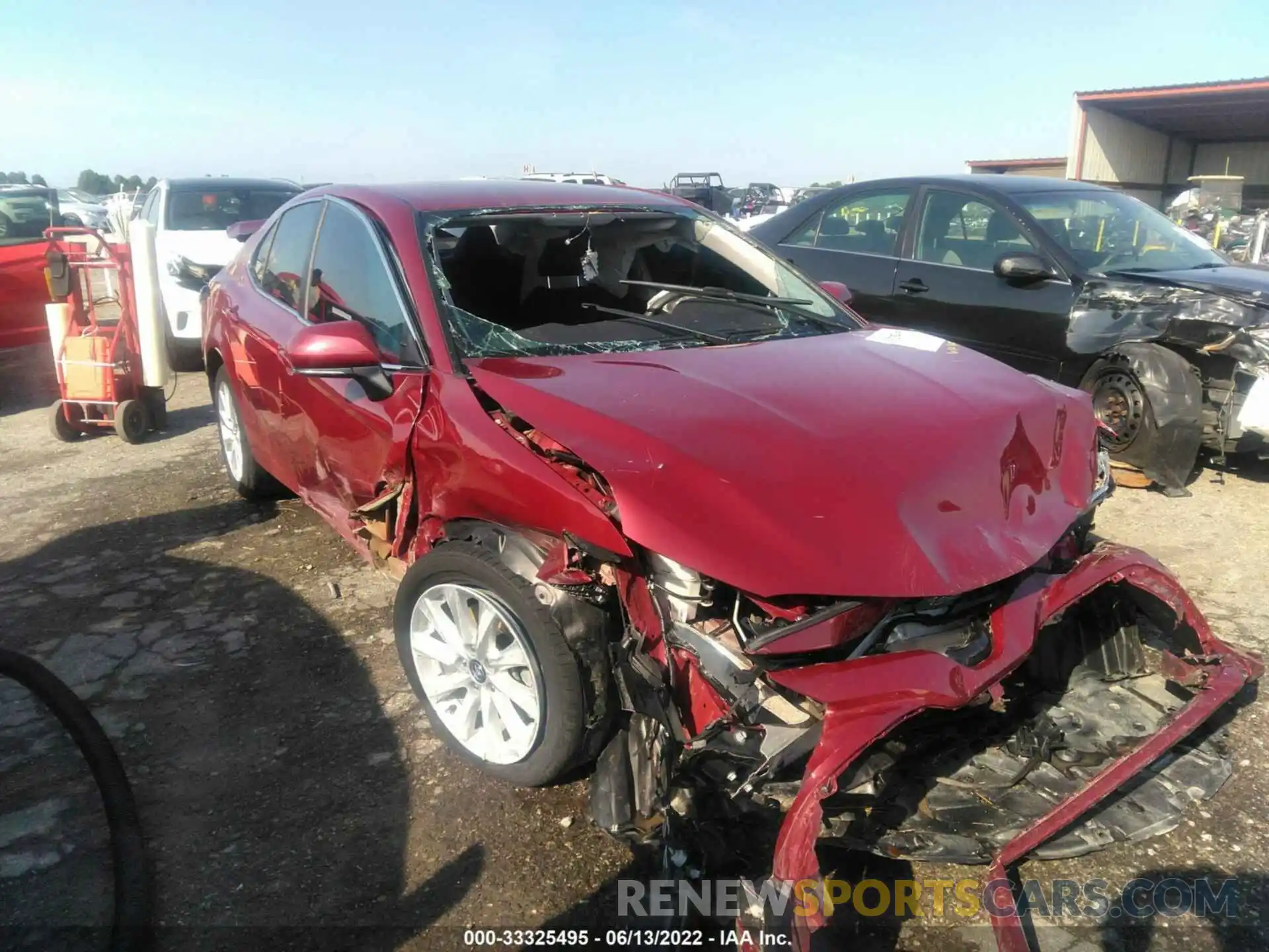 1 Photograph of a damaged car 4T1L11AK6LU308590 TOYOTA CAMRY 2020