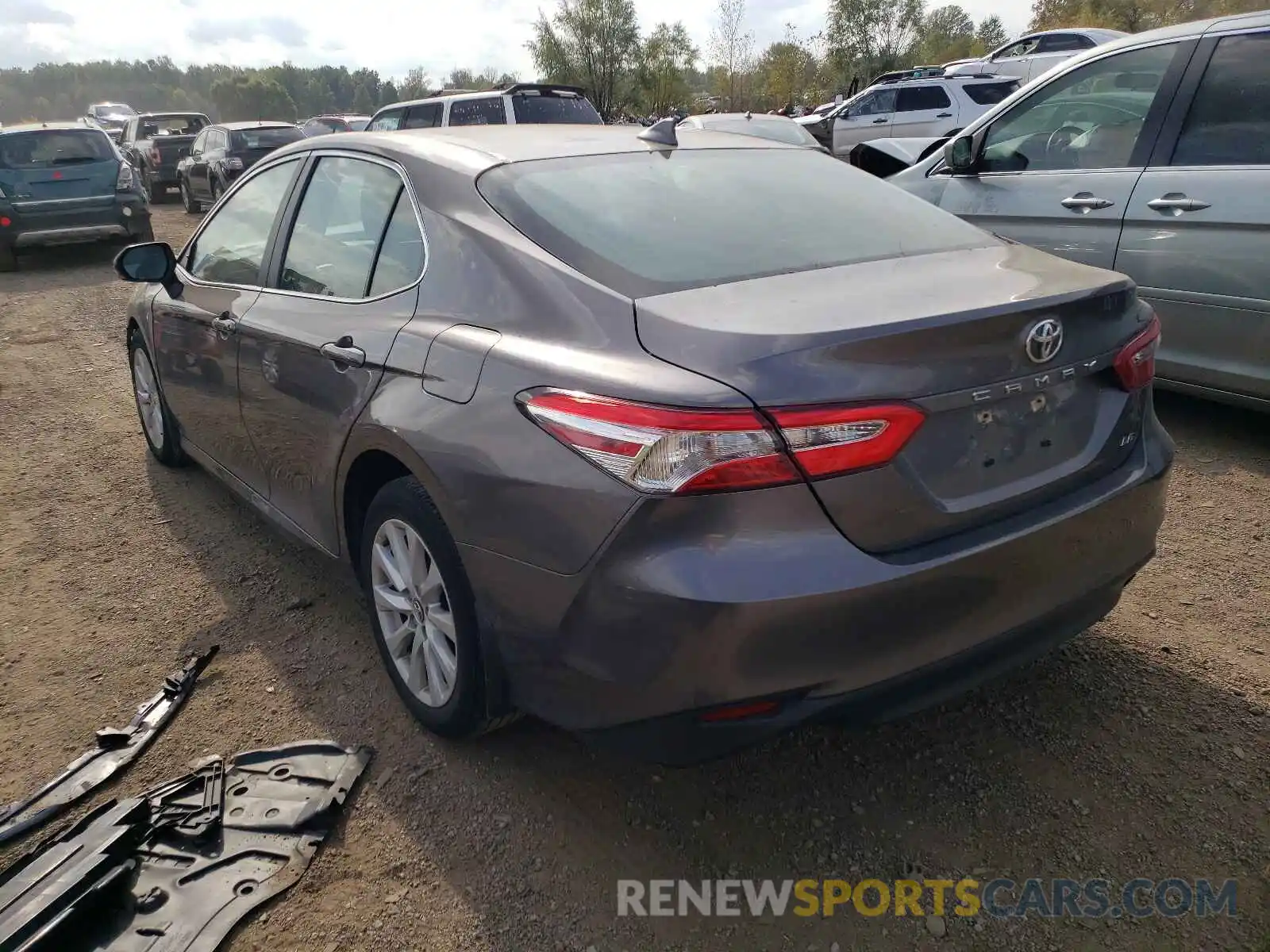 3 Photograph of a damaged car 4T1L11AK6LU856993 TOYOTA CAMRY 2020