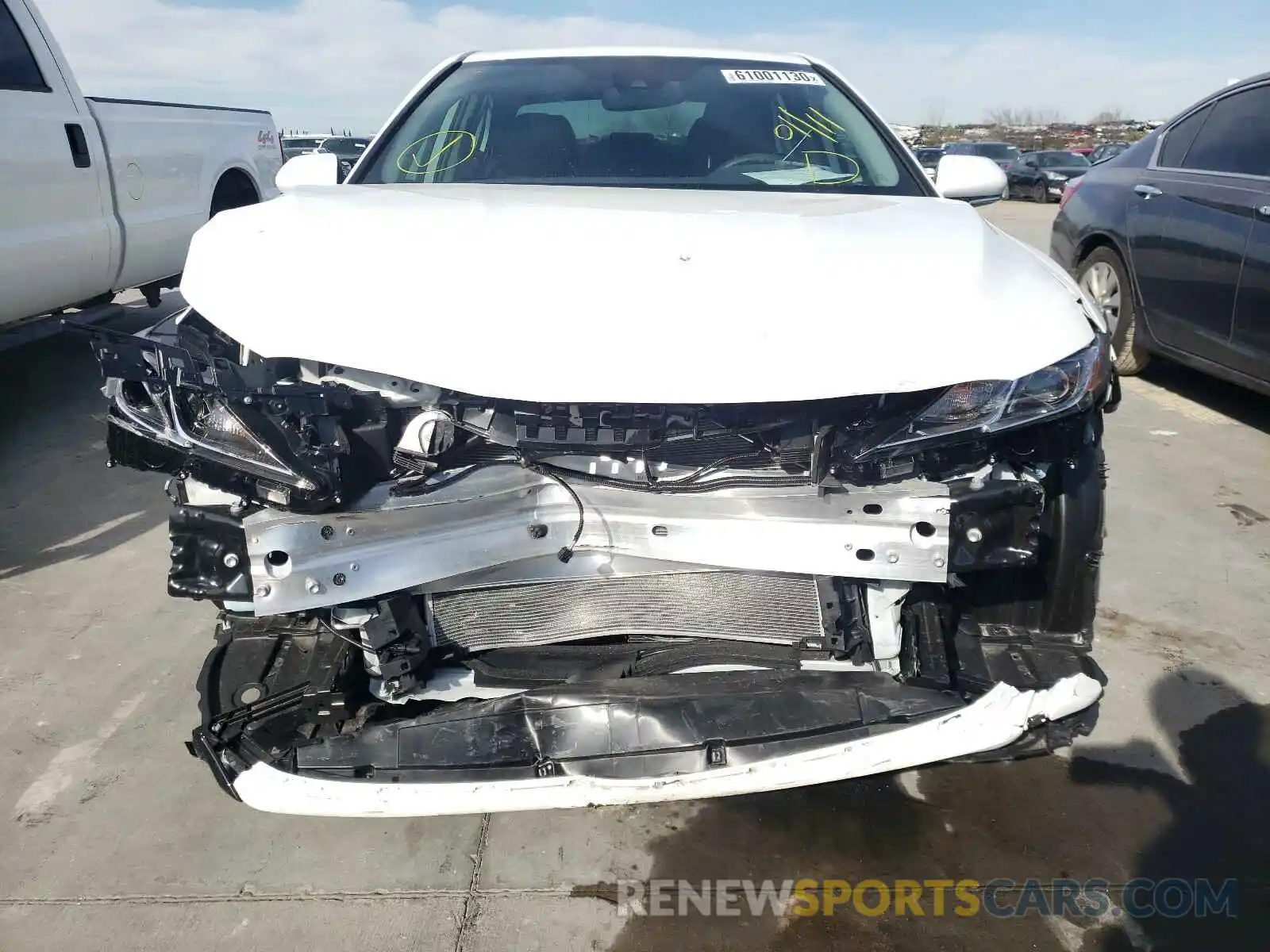 9 Photograph of a damaged car 4T1L11AK6LU976518 TOYOTA CAMRY 2020