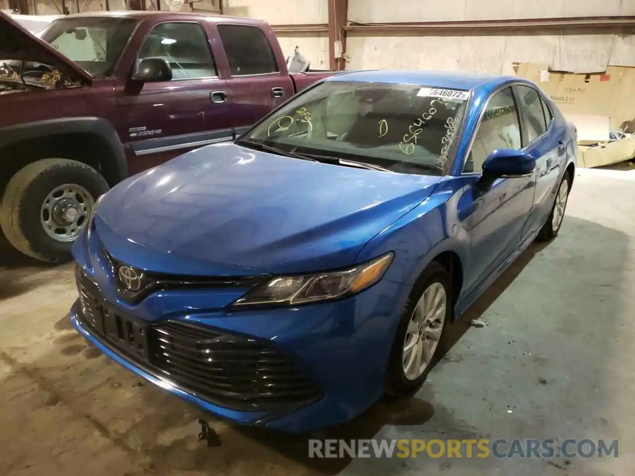 2 Photograph of a damaged car 4T1L11AK7LU315886 TOYOTA CAMRY 2020