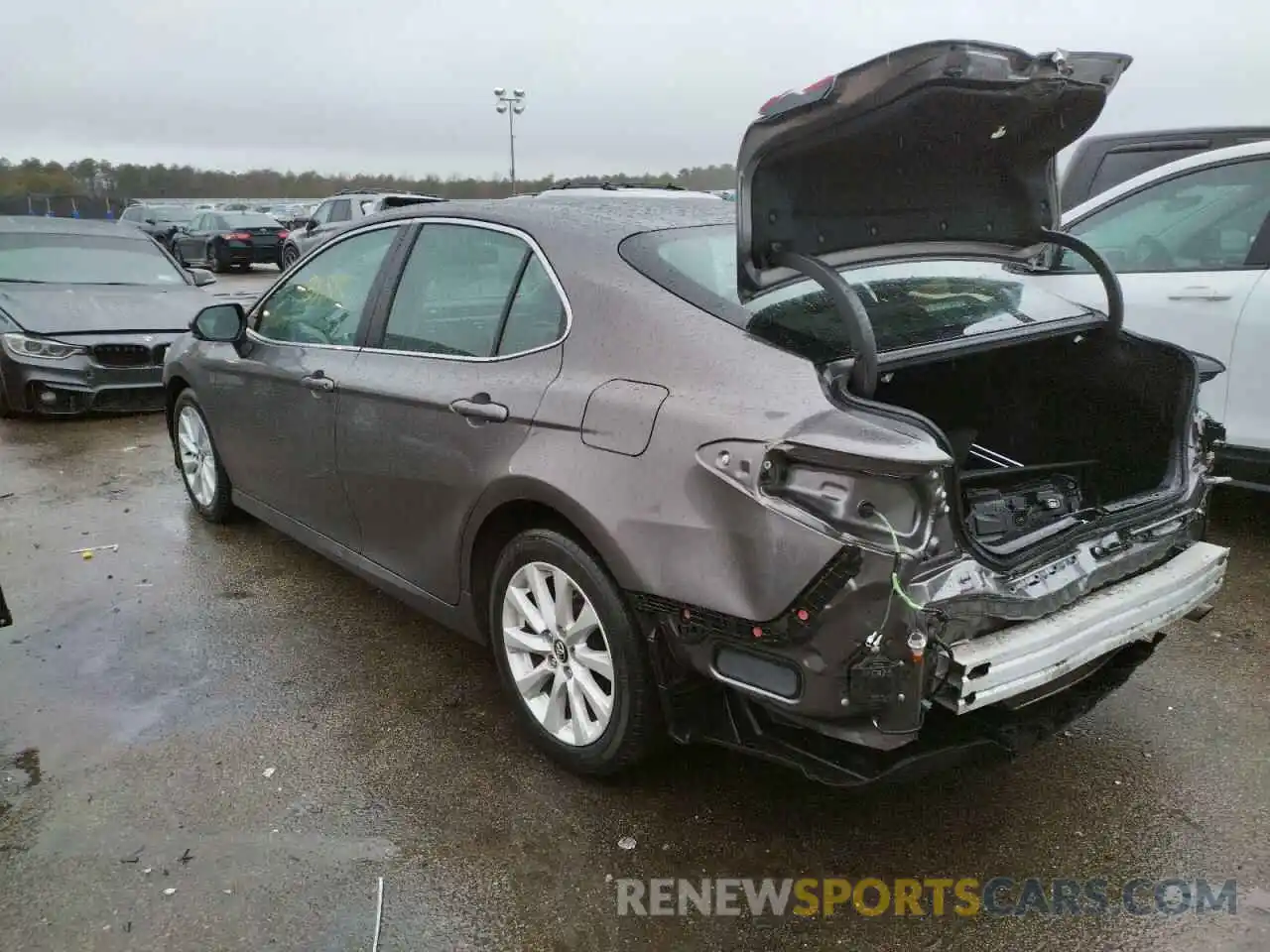 3 Photograph of a damaged car 4T1L11AK7LU319257 TOYOTA CAMRY 2020