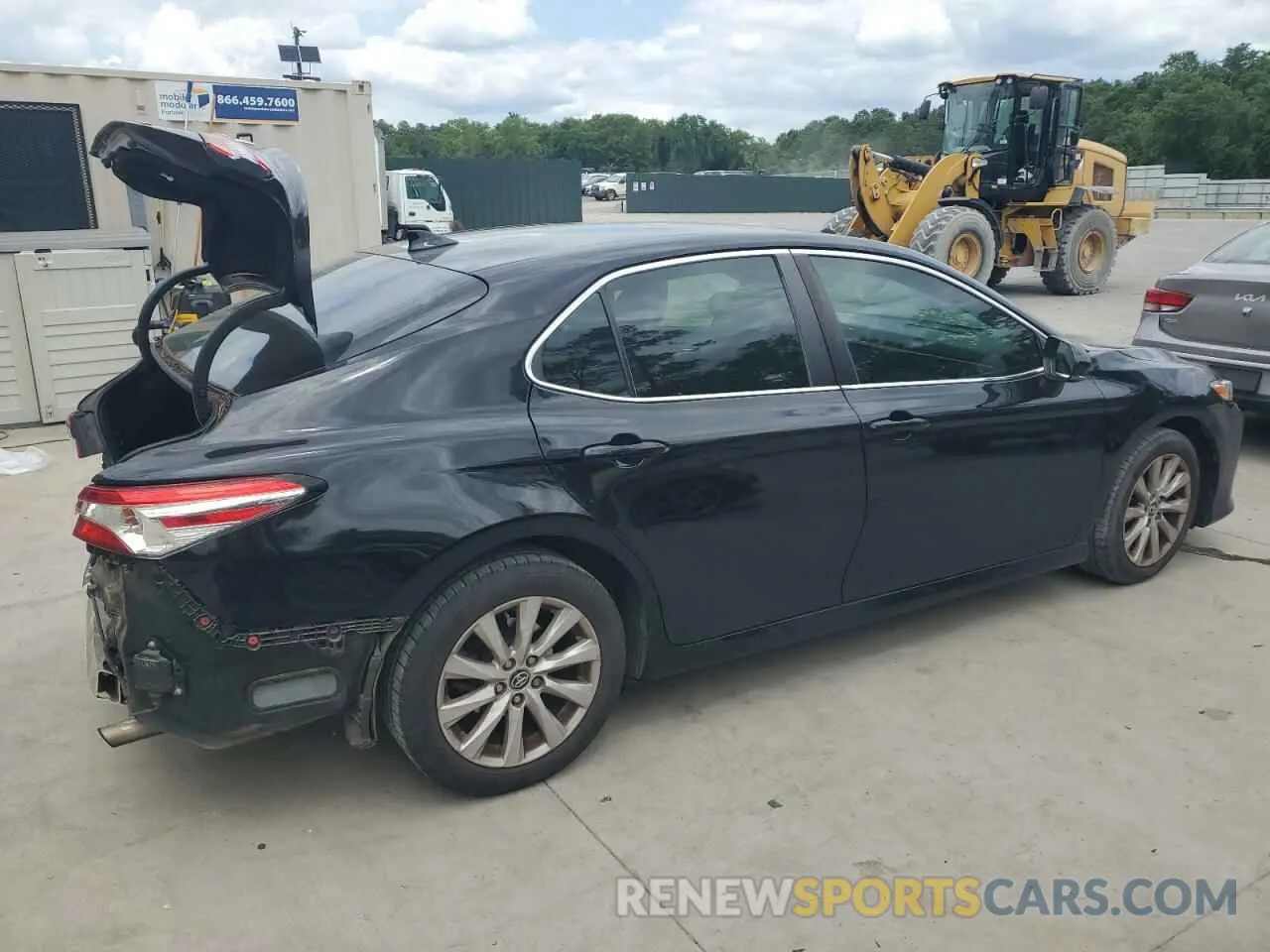 3 Photograph of a damaged car 4T1L11AK7LU889629 TOYOTA CAMRY 2020