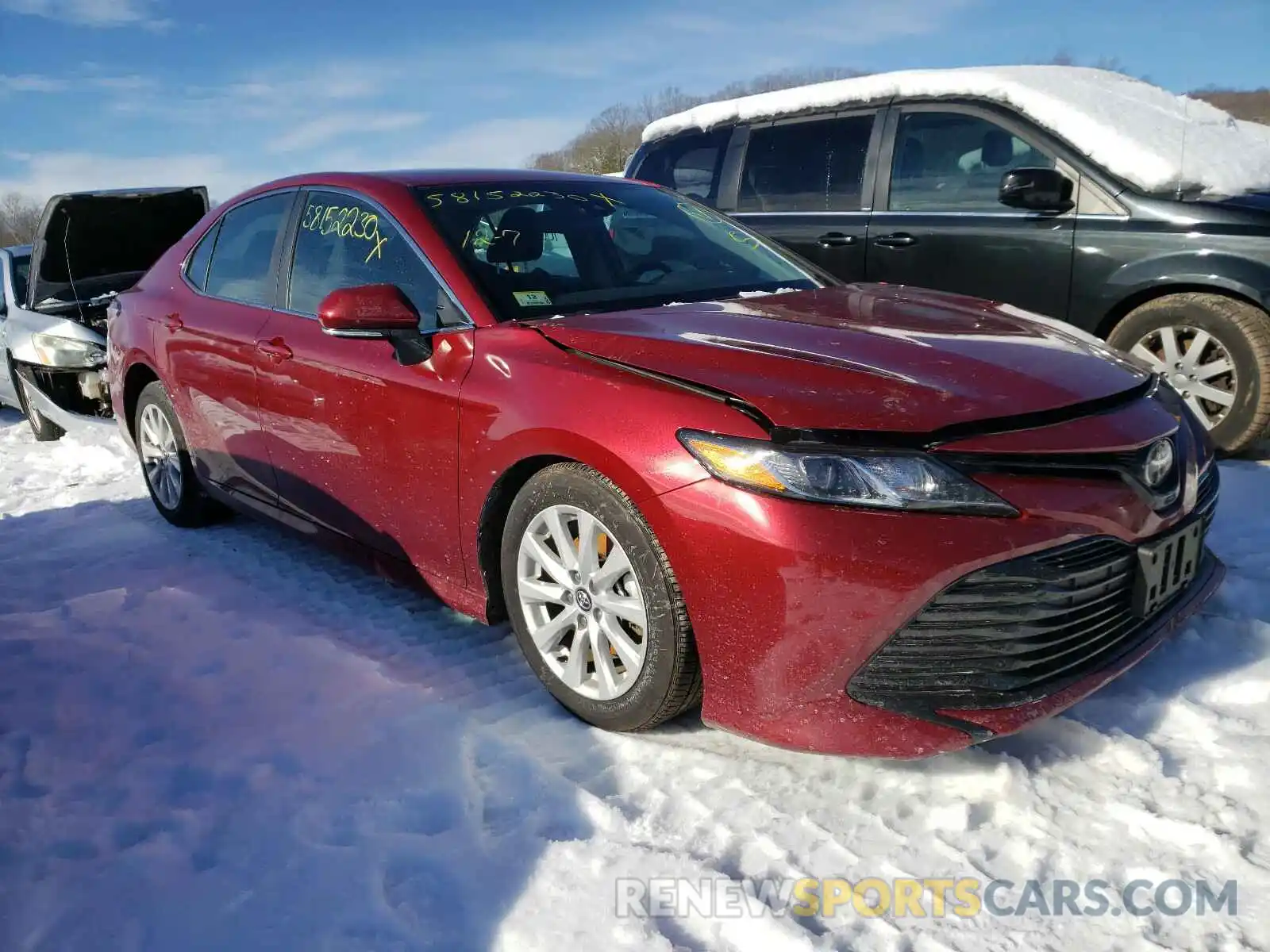 1 Photograph of a damaged car 4T1L11AK8LU304332 TOYOTA CAMRY 2020