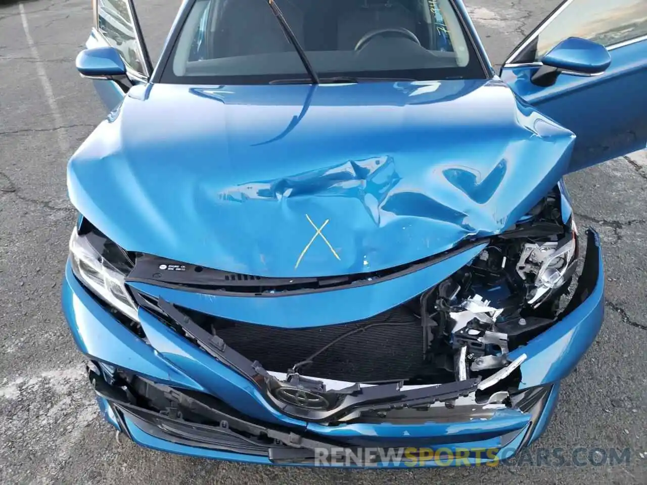 11 Photograph of a damaged car 4T1L11AK8LU326802 TOYOTA CAMRY 2020