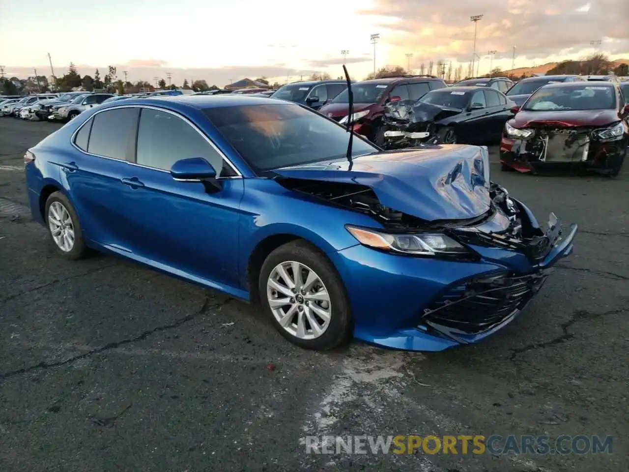 4 Photograph of a damaged car 4T1L11AK8LU326802 TOYOTA CAMRY 2020