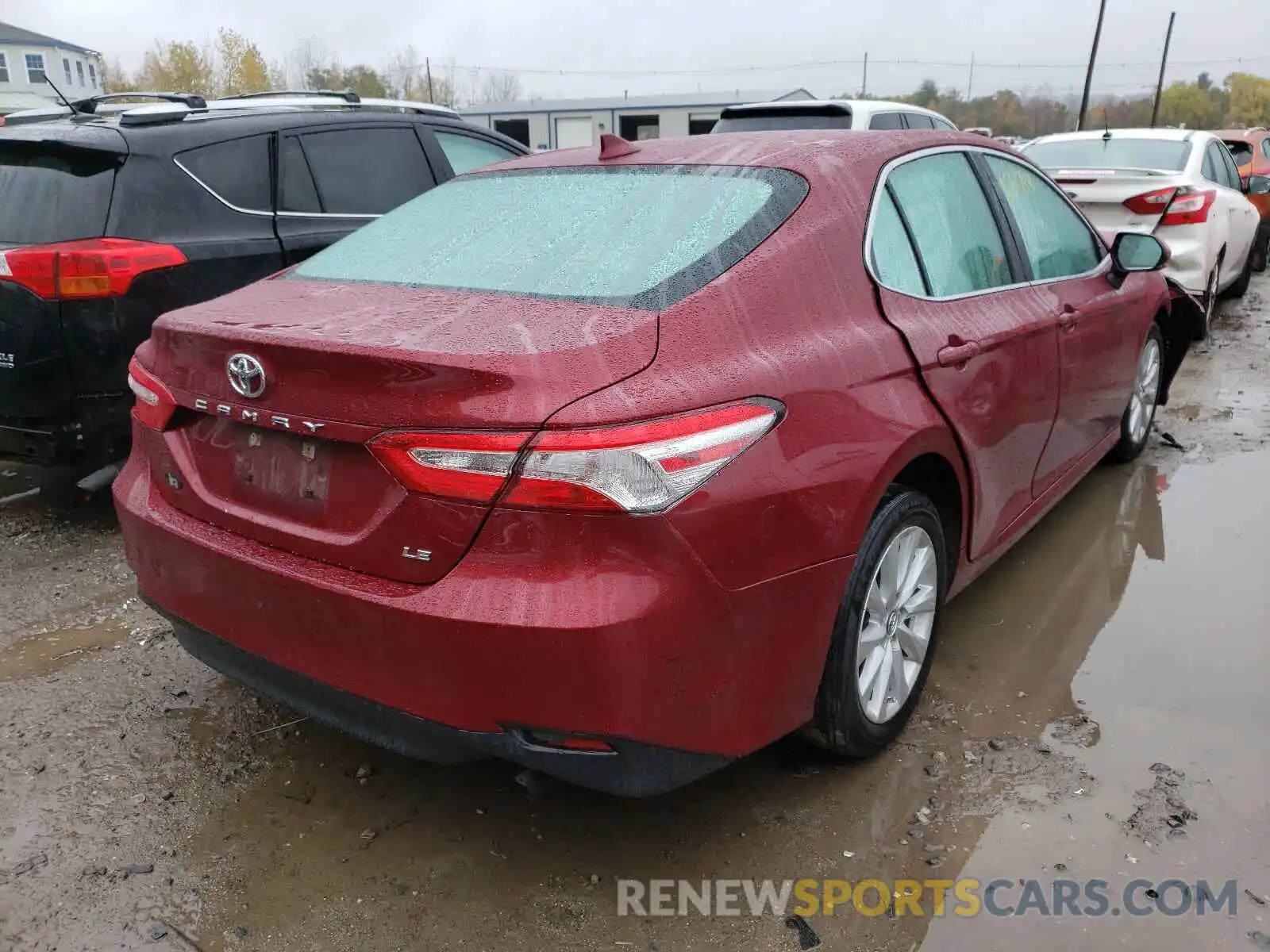 4 Photograph of a damaged car 4T1L11AK8LU332728 TOYOTA CAMRY 2020