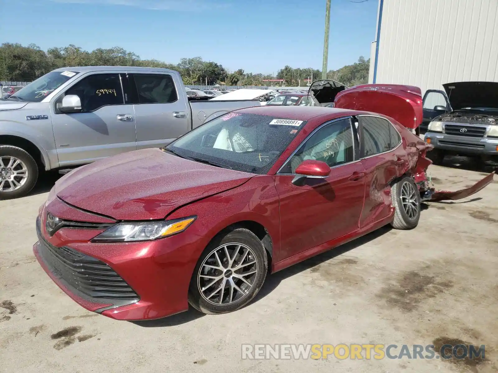 2 Photograph of a damaged car 4T1L11AK8LU336391 TOYOTA CAMRY 2020