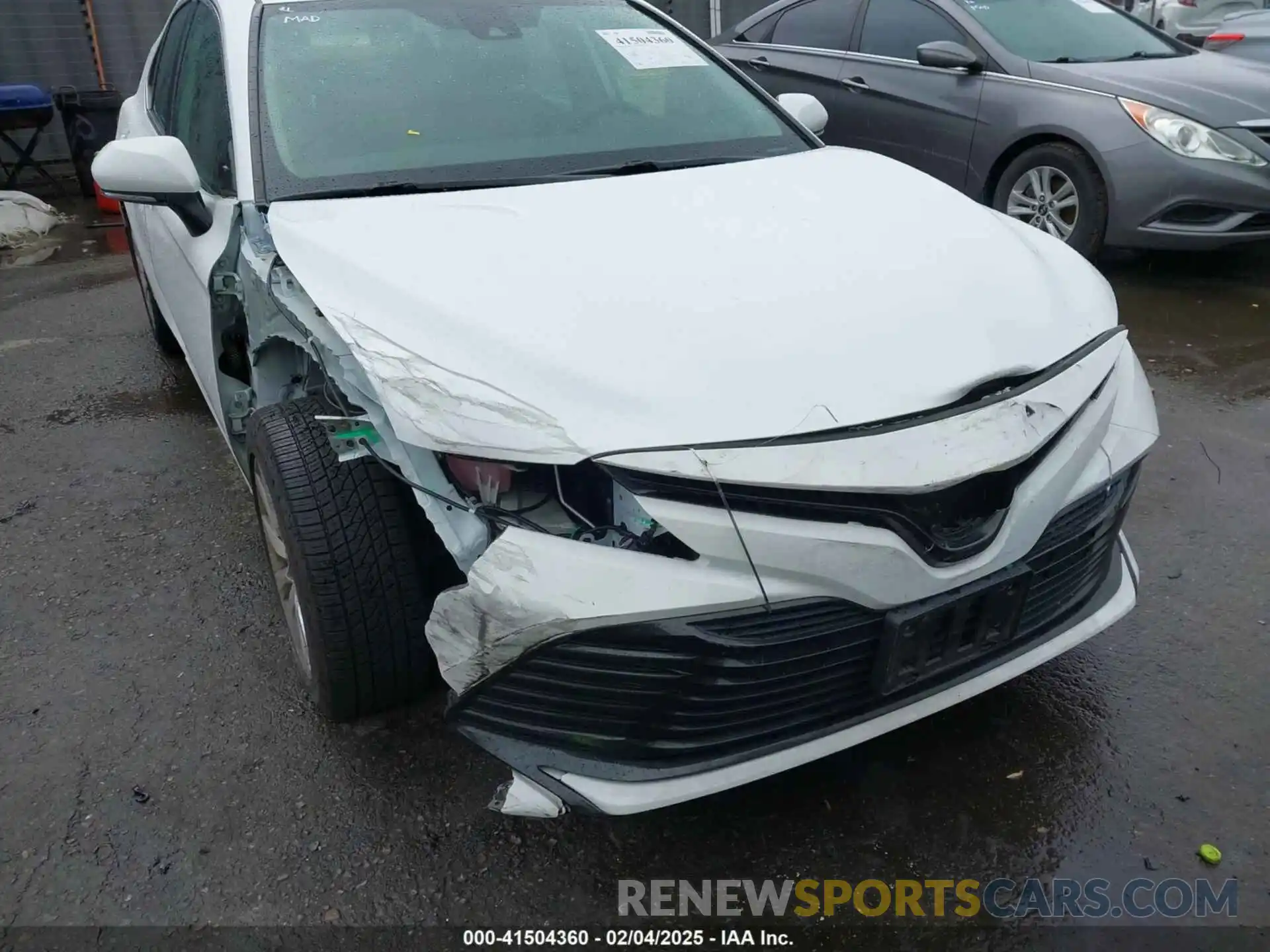 6 Photograph of a damaged car 4T1L11AK8LU383209 TOYOTA CAMRY 2020