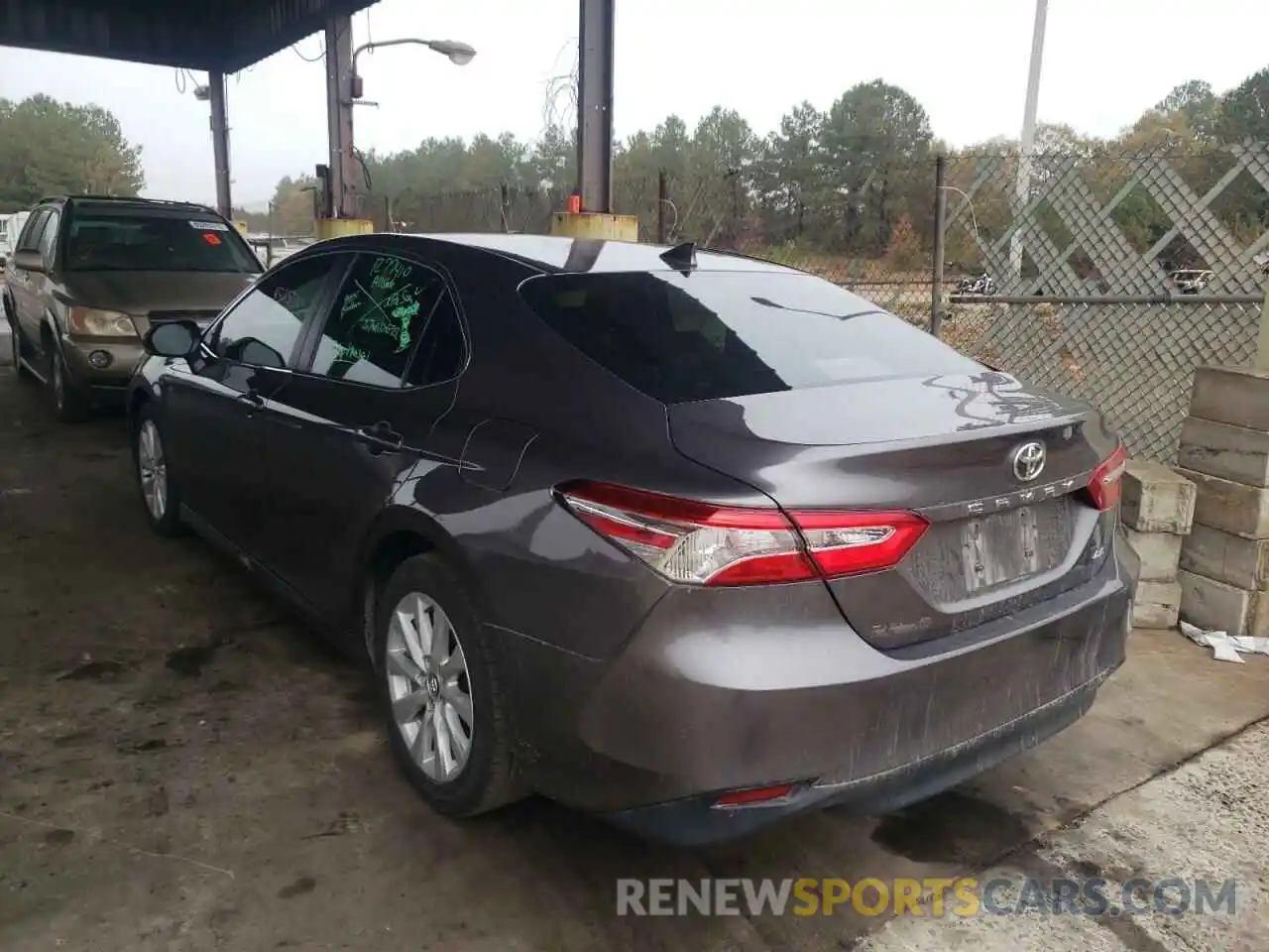 3 Photograph of a damaged car 4T1L11AK8LU863413 TOYOTA CAMRY 2020