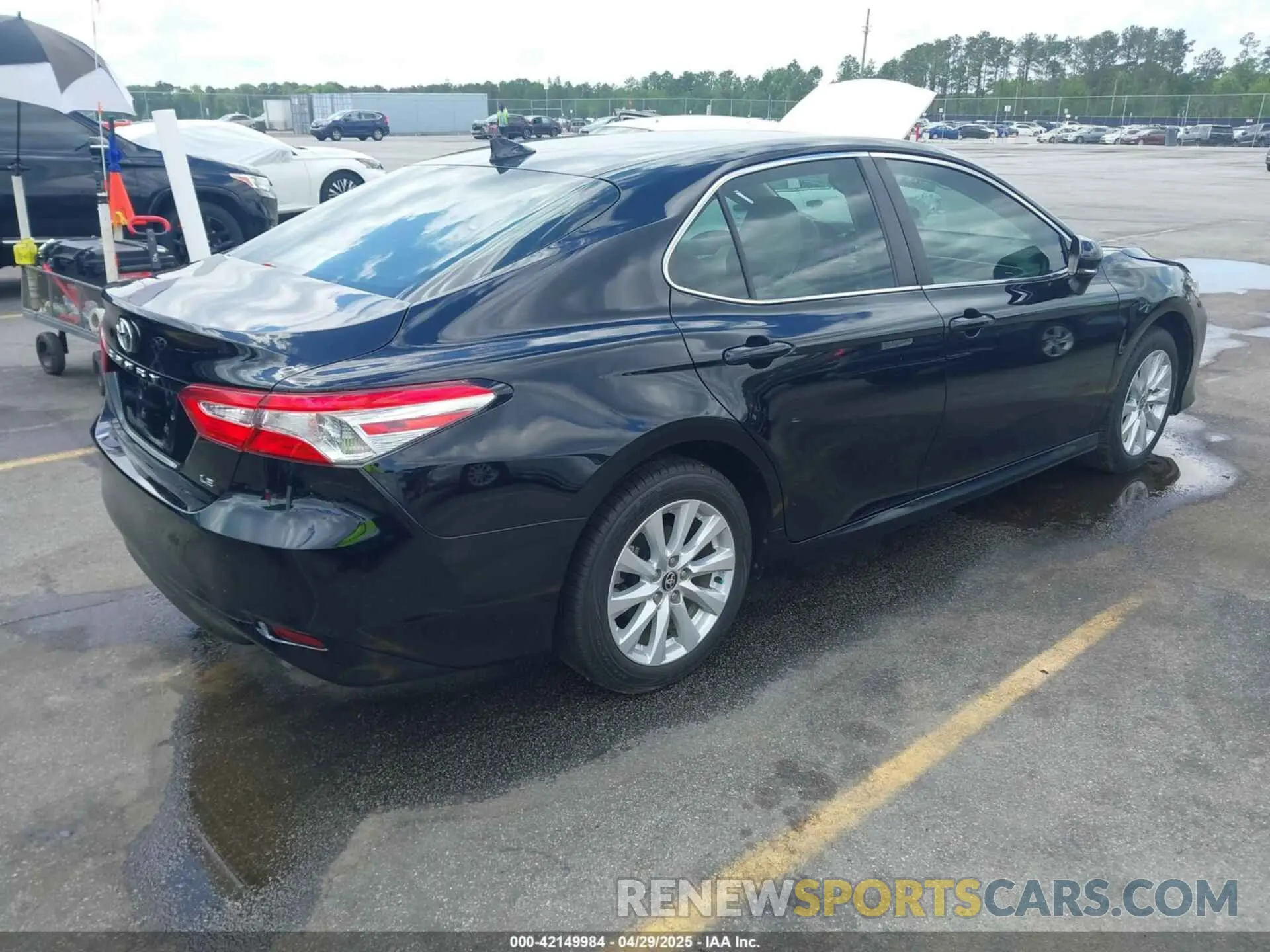 4 Photograph of a damaged car 4T1L11AK8LU952382 TOYOTA CAMRY 2020