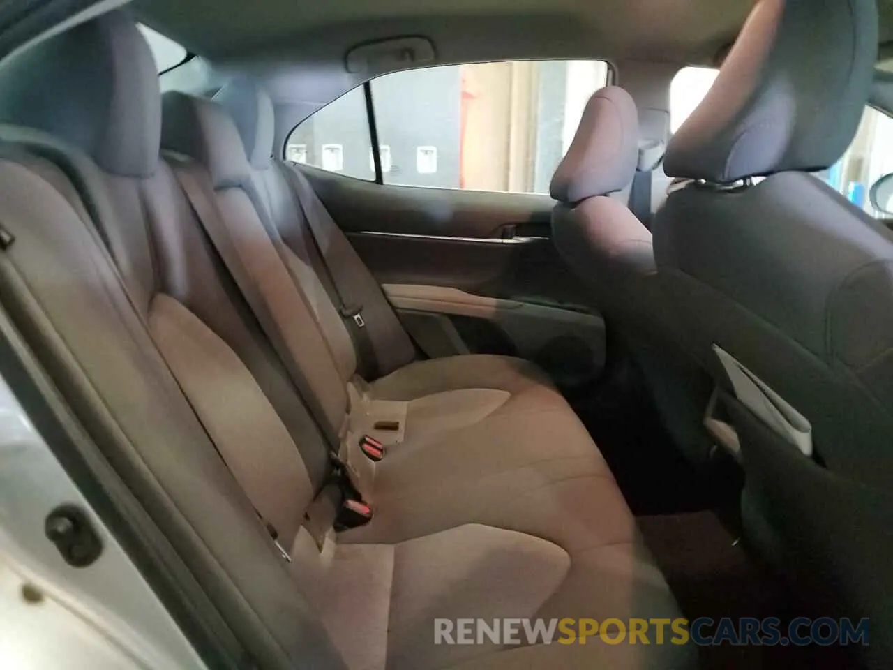 10 Photograph of a damaged car 4T1L11AK8LU998701 TOYOTA CAMRY 2020