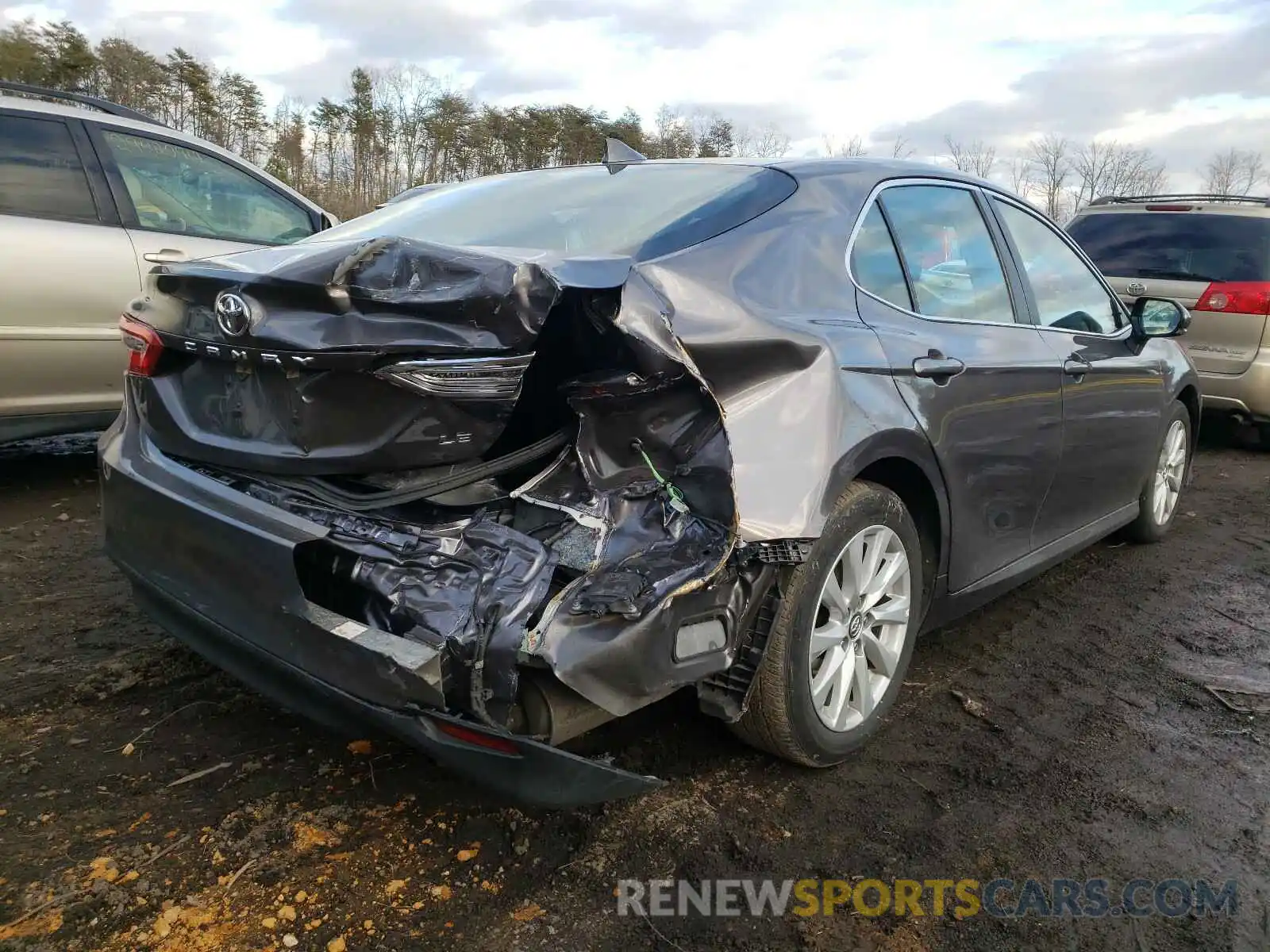 4 Photograph of a damaged car 4T1L11AK9LU939978 TOYOTA CAMRY 2020