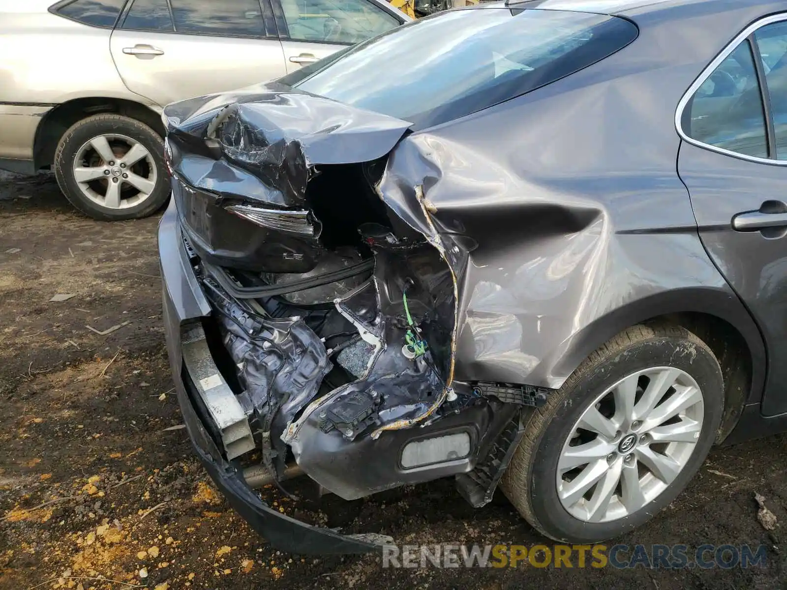 9 Photograph of a damaged car 4T1L11AK9LU939978 TOYOTA CAMRY 2020