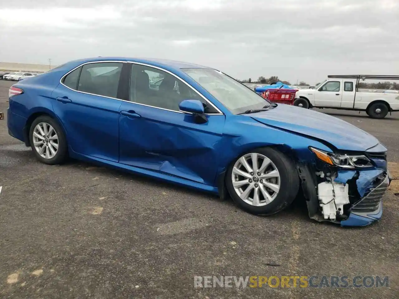 4 Photograph of a damaged car 4T1L11AKXLU375001 TOYOTA CAMRY 2020