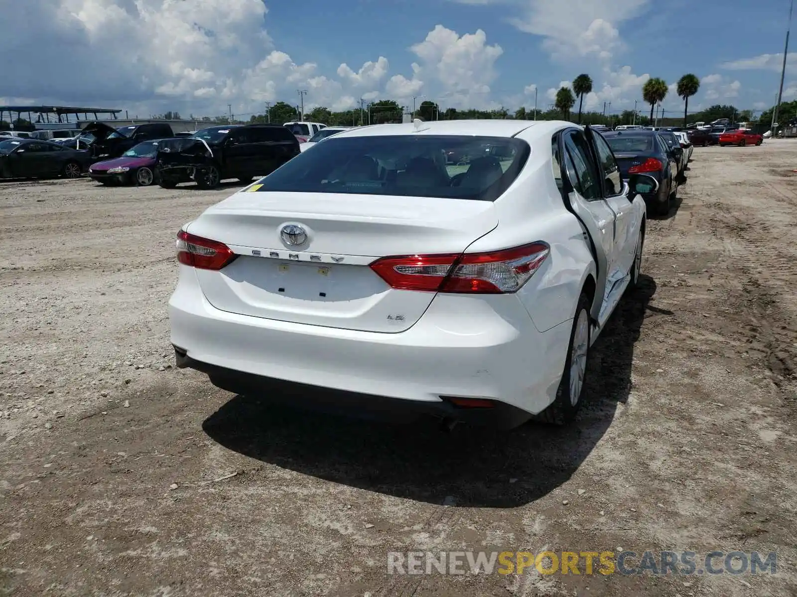 4 Photograph of a damaged car 4T1L11AKXLU866569 TOYOTA CAMRY 2020