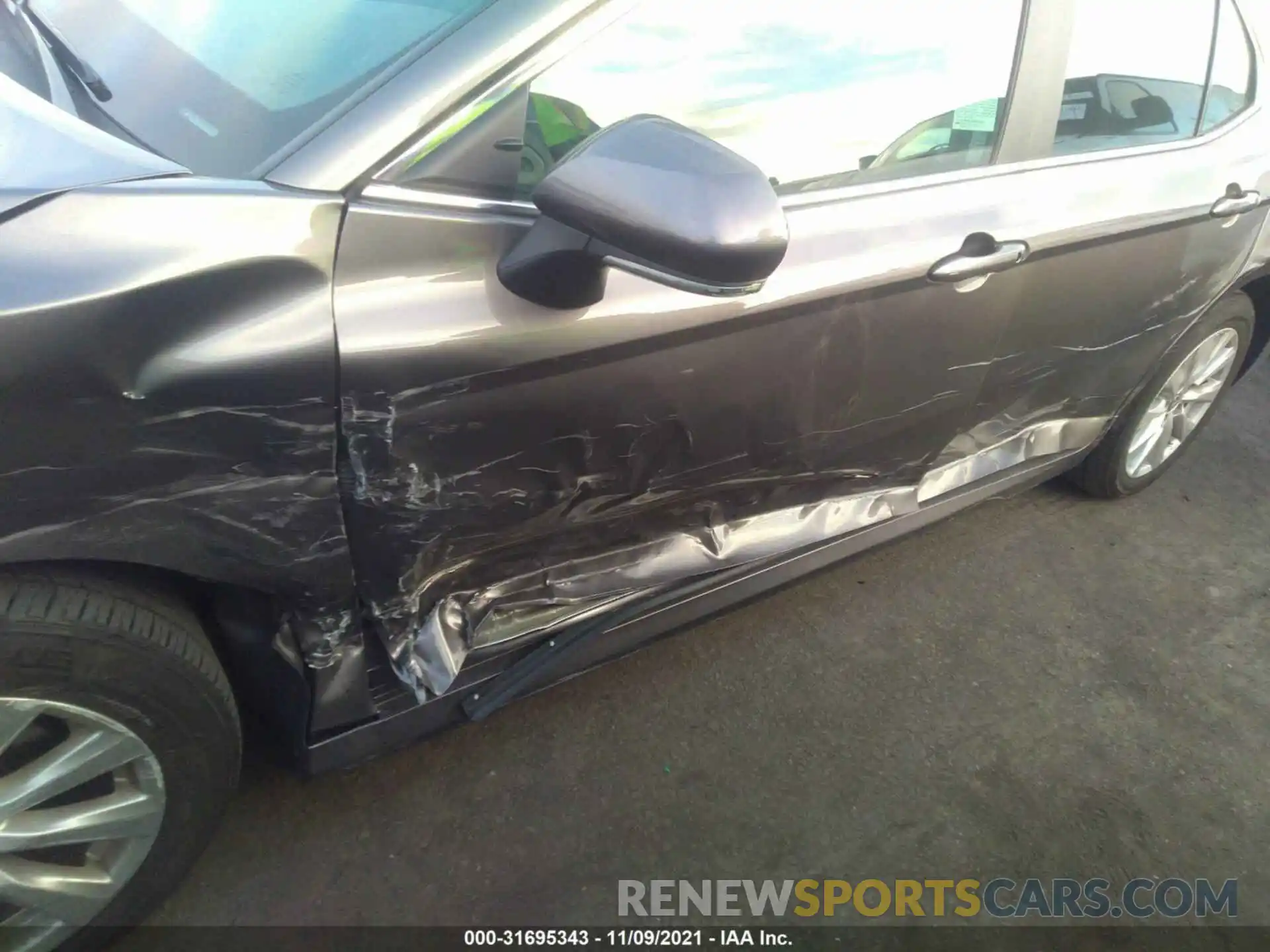 6 Photograph of a damaged car 4T1L11AKXLU991507 TOYOTA CAMRY 2020