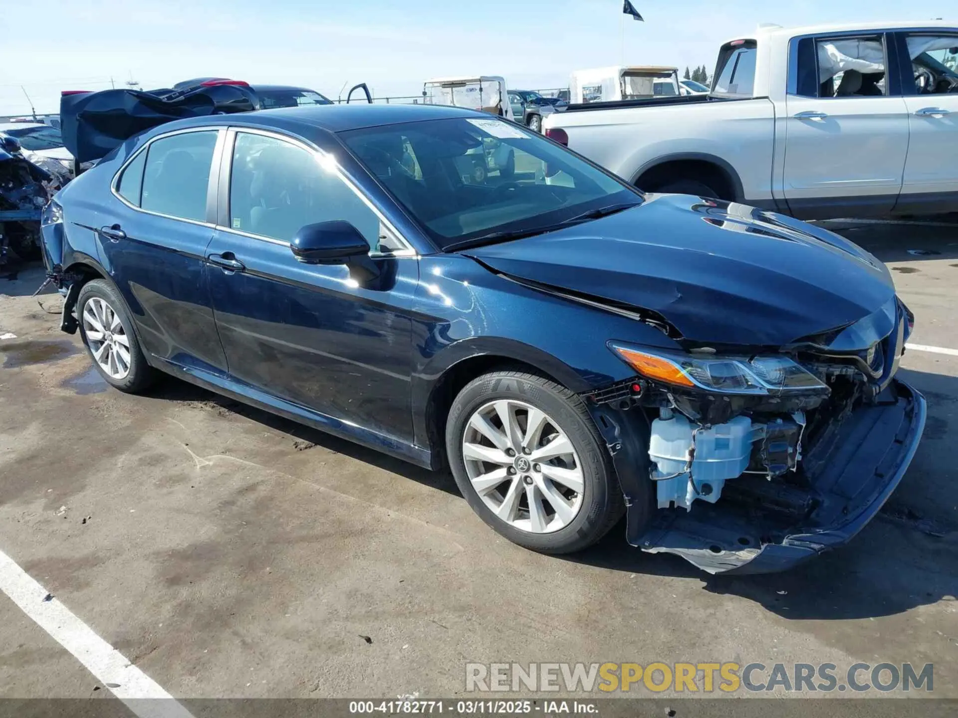 1 Photograph of a damaged car 4T1L11AKXLU999381 TOYOTA CAMRY 2020