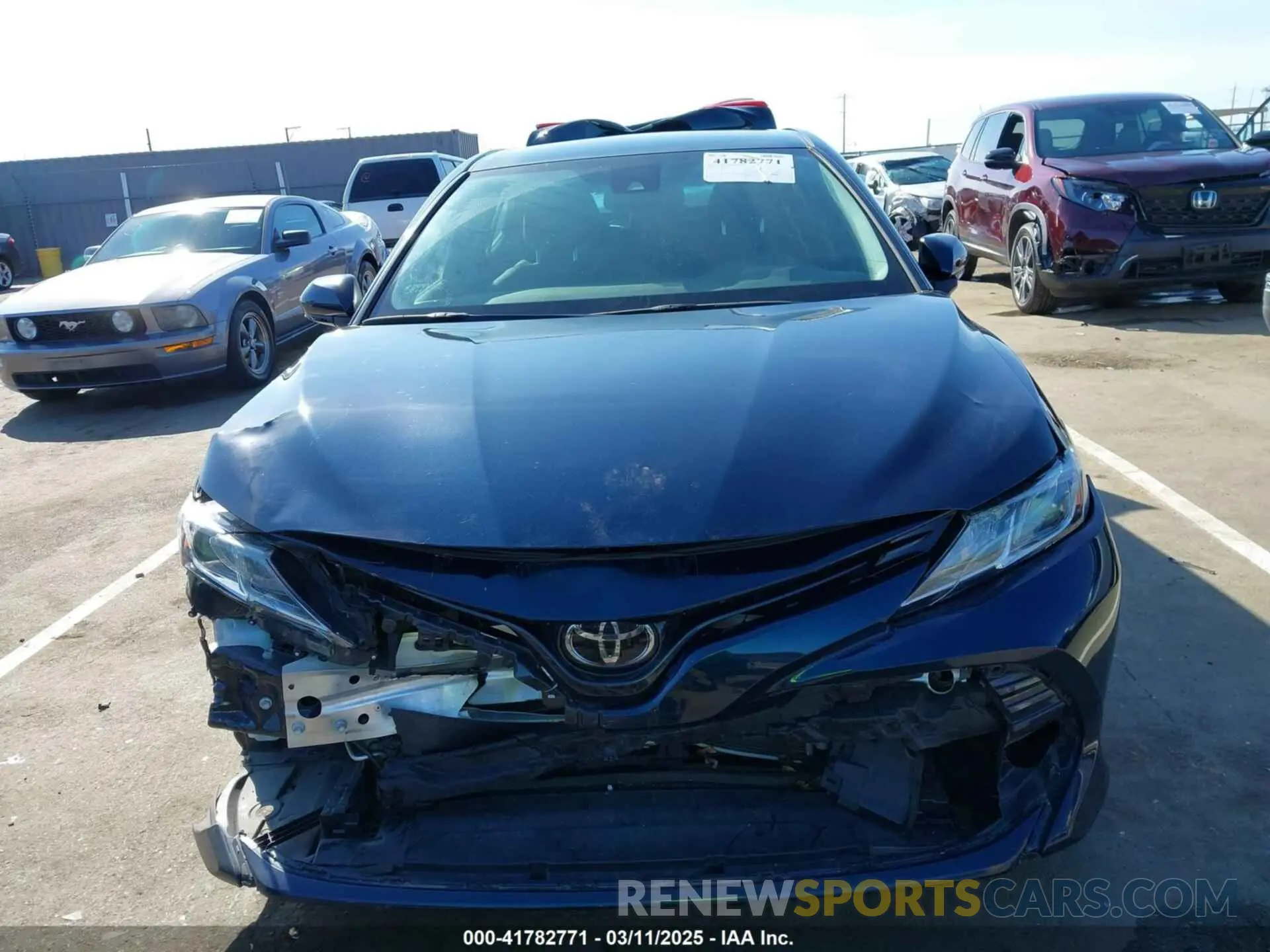 13 Photograph of a damaged car 4T1L11AKXLU999381 TOYOTA CAMRY 2020
