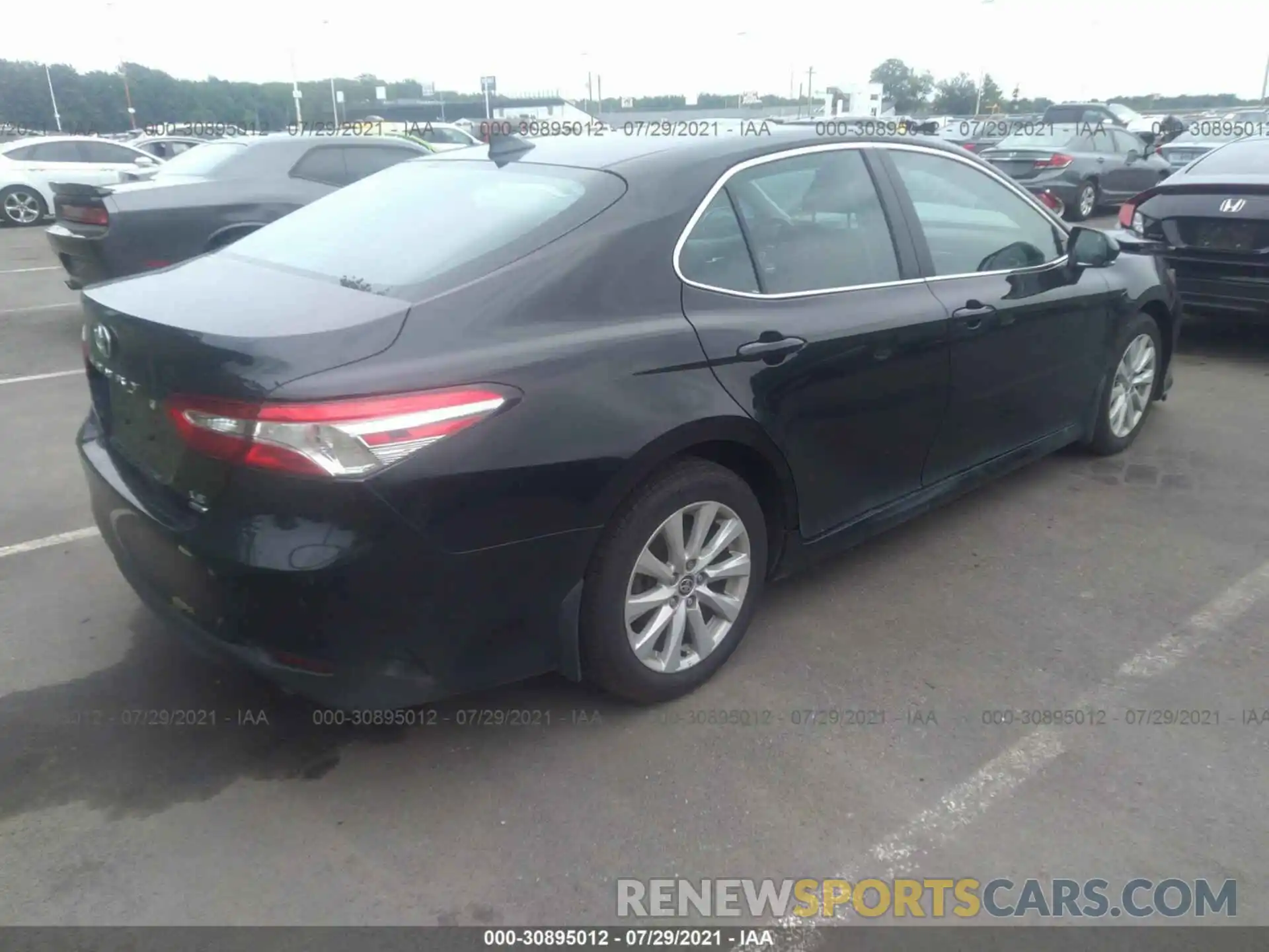 4 Photograph of a damaged car 4T1L11BK0LU003505 TOYOTA CAMRY 2020